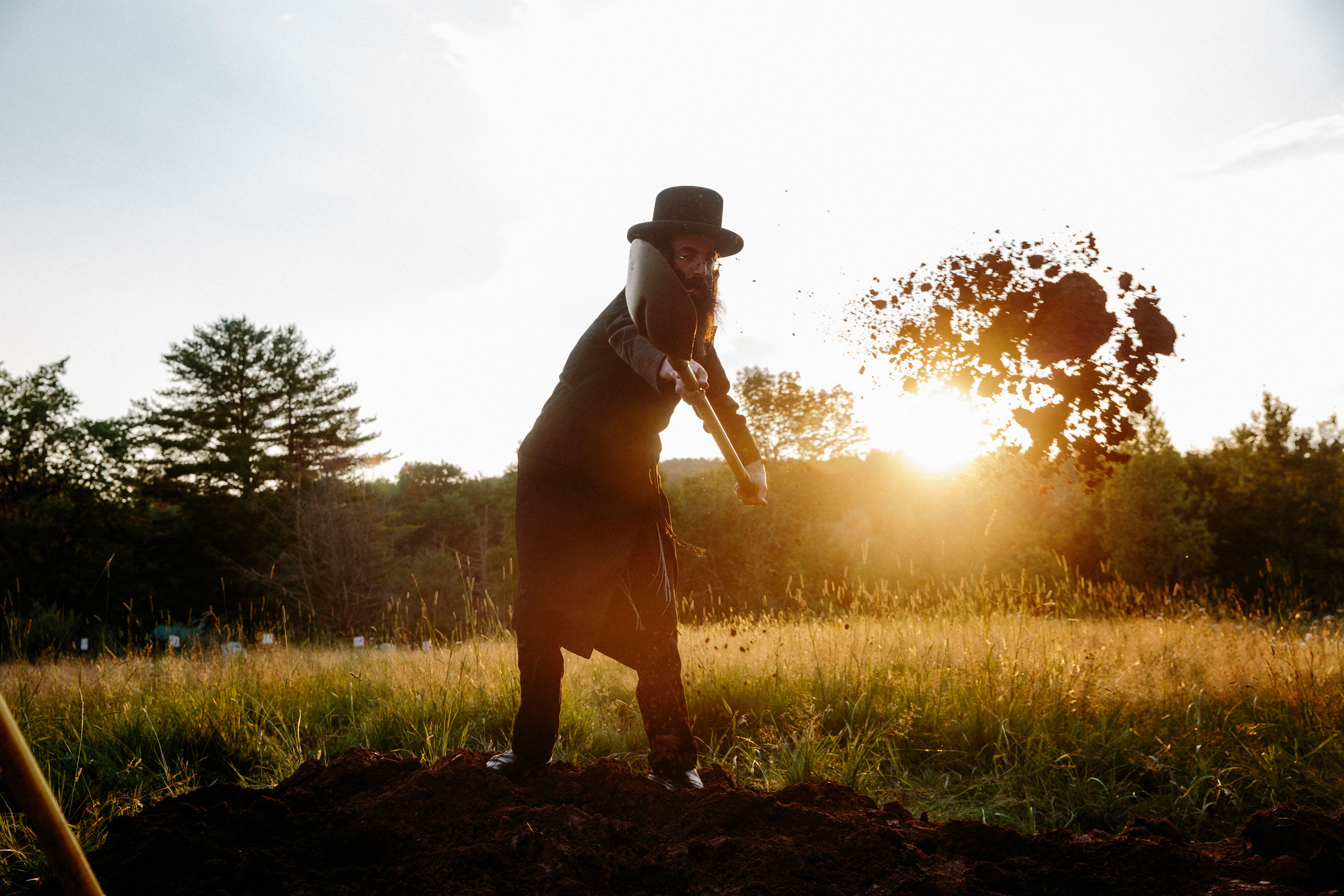 Volunteers with Chesed Shel Emes bury the body of man who died in Utah. The deceased had no family members who could finance his burial, so the organization paid to fly his remains to New York, provided the Tahara, and buried him in the Woodridge cemetery. While Chesed Shel Emes operates mostly within the greater New York area, they leave their phone lines open for any Jew in need of support with death. “He was unloved,” said Benjy Spiro, “He was comforted that his brother was loved by someone in the next life because someone took care of him … Now he is cared for for eternal life.”