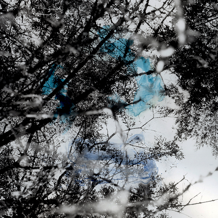 °07, 2015 : Épreuve à la gélatine argentique & aquarelle / Silver gelatin print & watercolor, 11 x 14 '' (9 x 9 ")