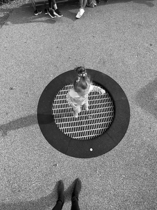 AUF DEM SPIELPLATZ DES LEBENS  von Christina Frehner-Frick