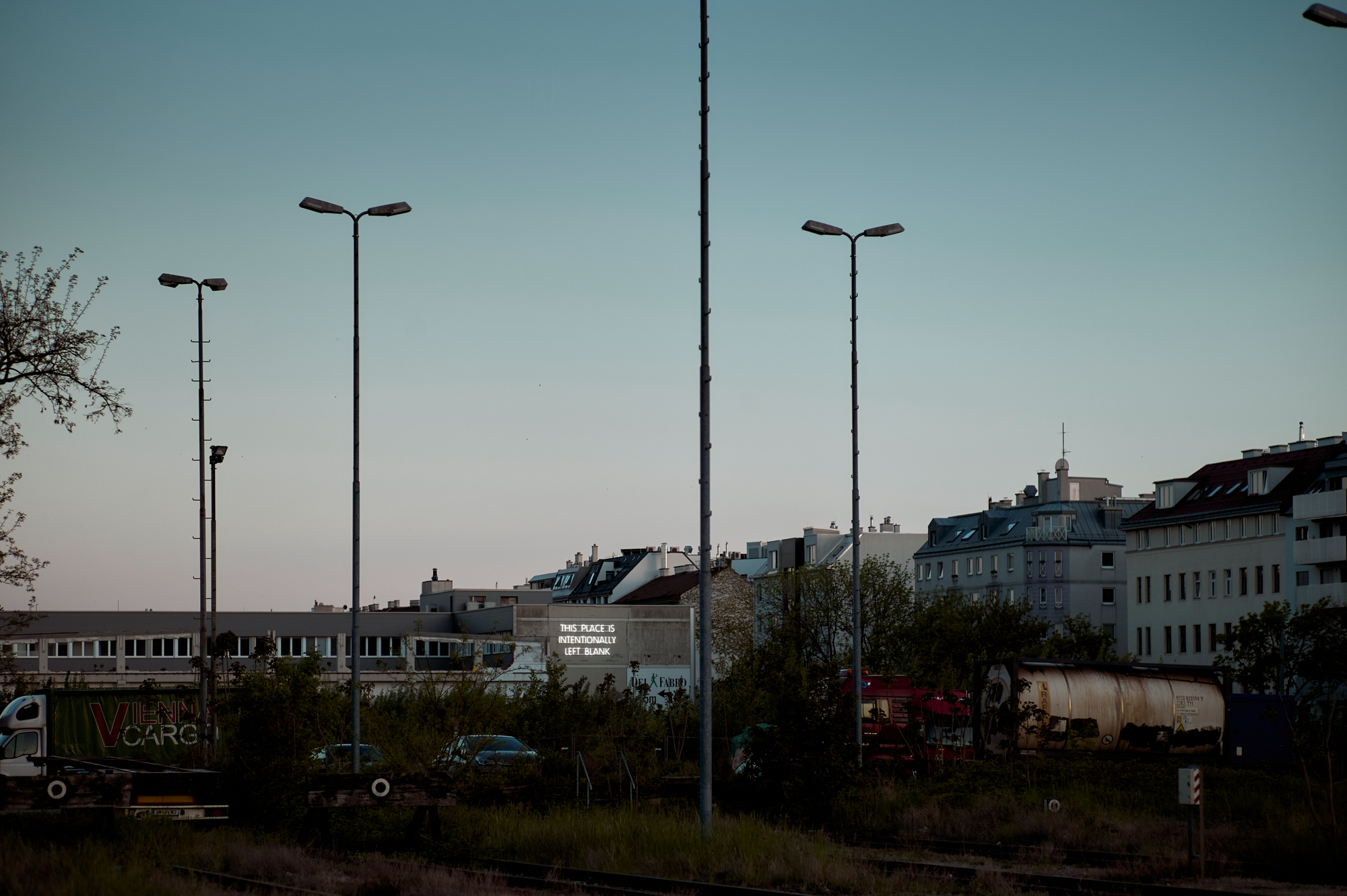 THIS PLACE IS INTENTIONALLY LEFT BLANK 2021 © Peter Mayr