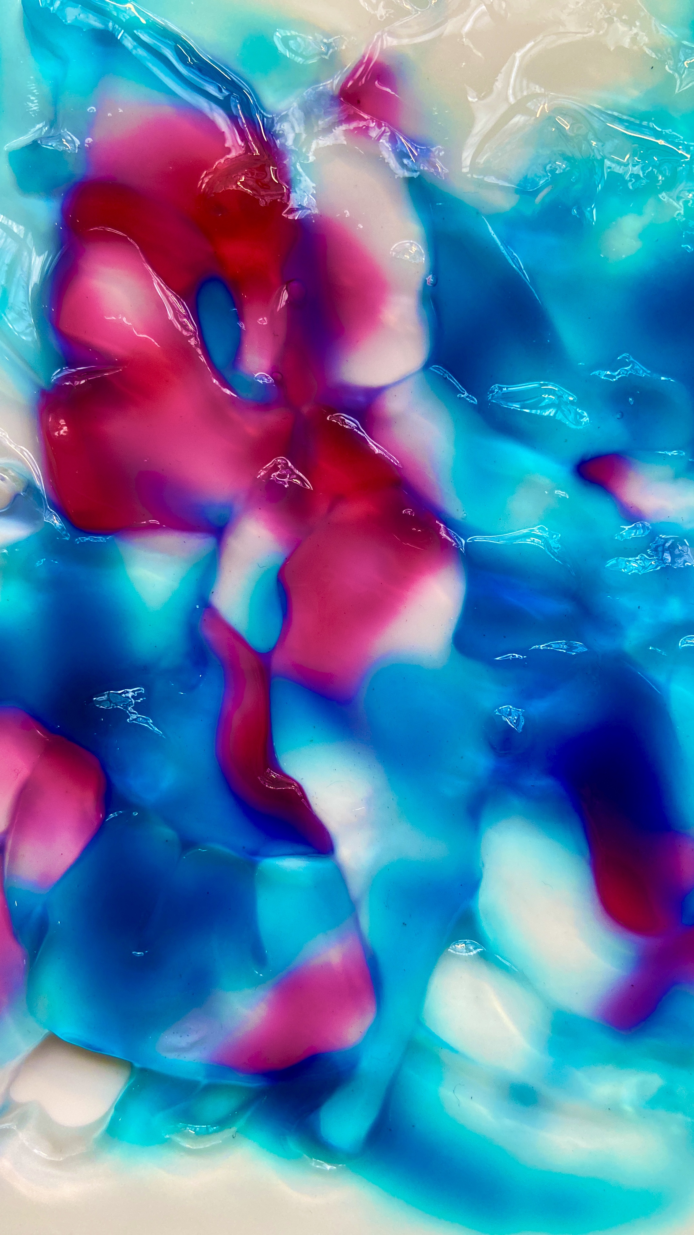 Injecting ink into jelly to create patterns