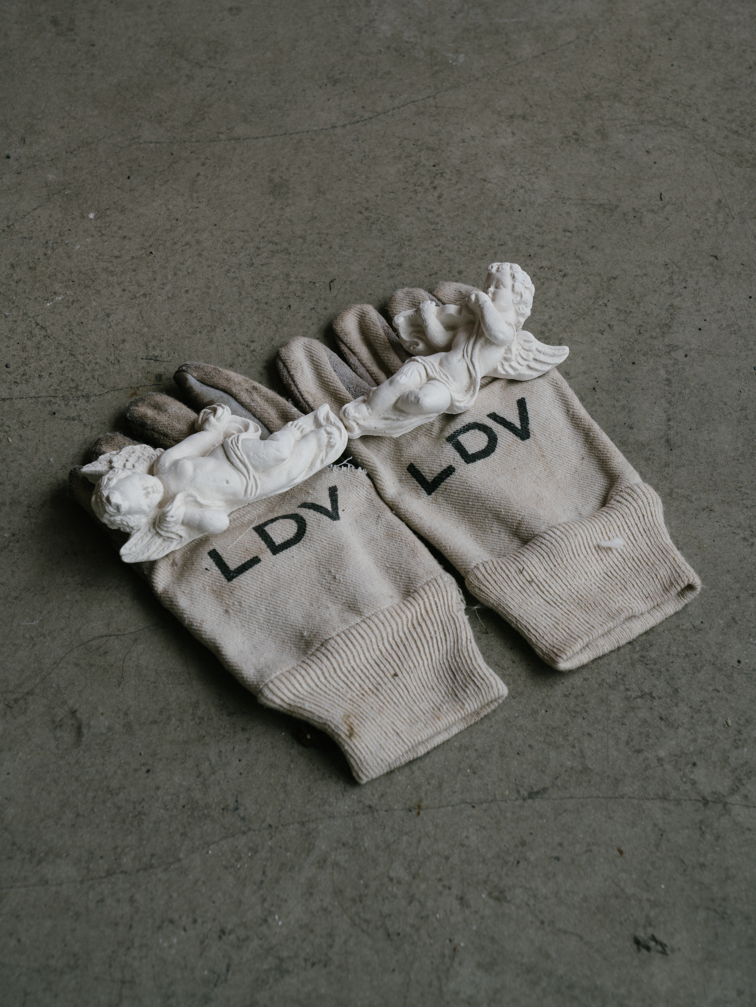 always saw these gloves lying round the house as a kid, knew them as my moms gardening gloves and took me ages to realise they were my dads old welding gloves she’d repurposed 