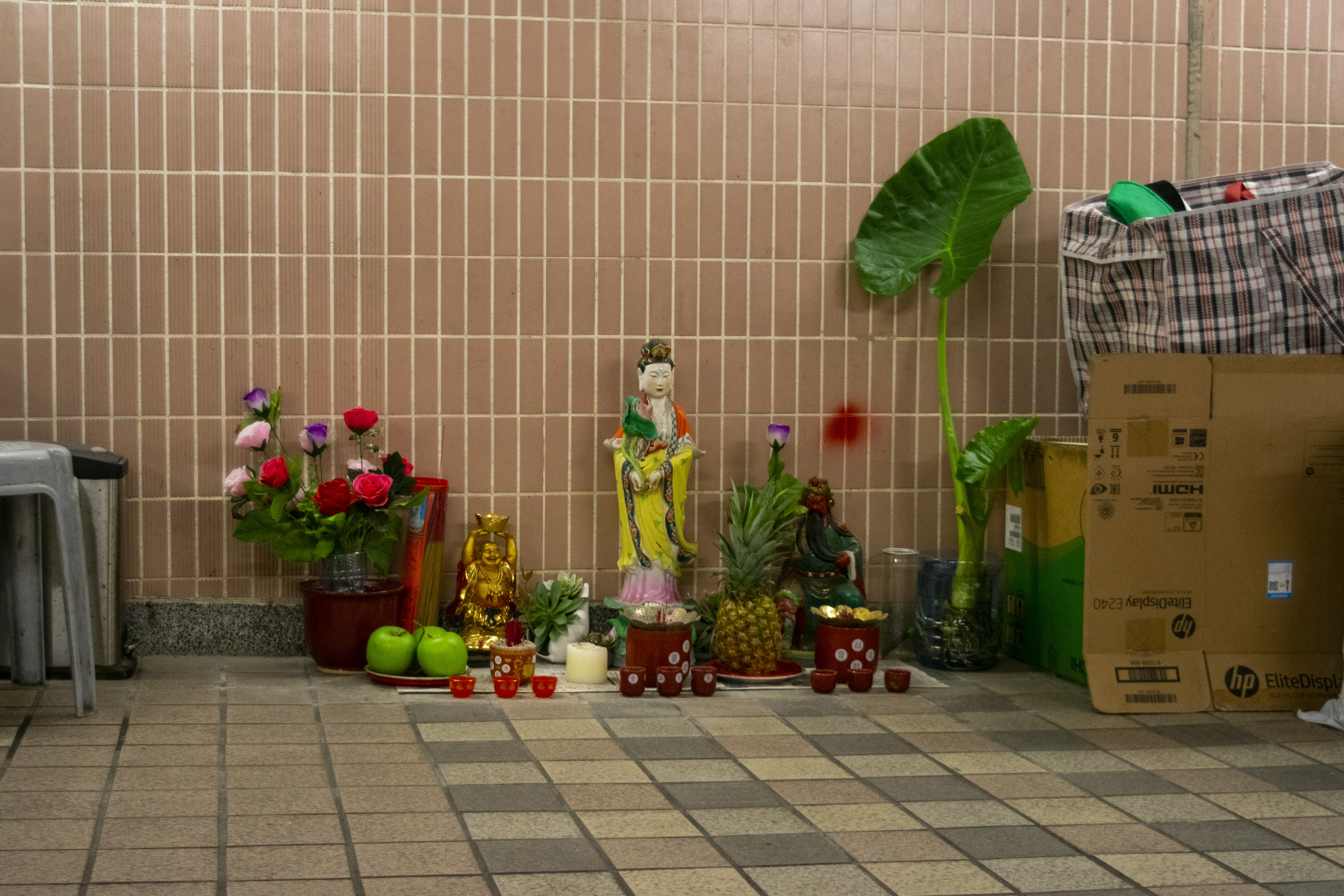 Altar en el túnel del metro