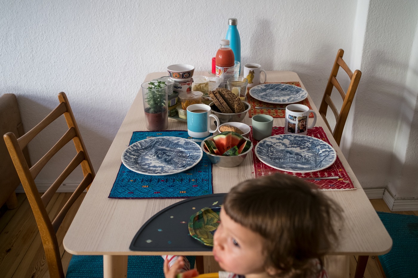Family breakfast | Photo by Carlos H. Juica A.