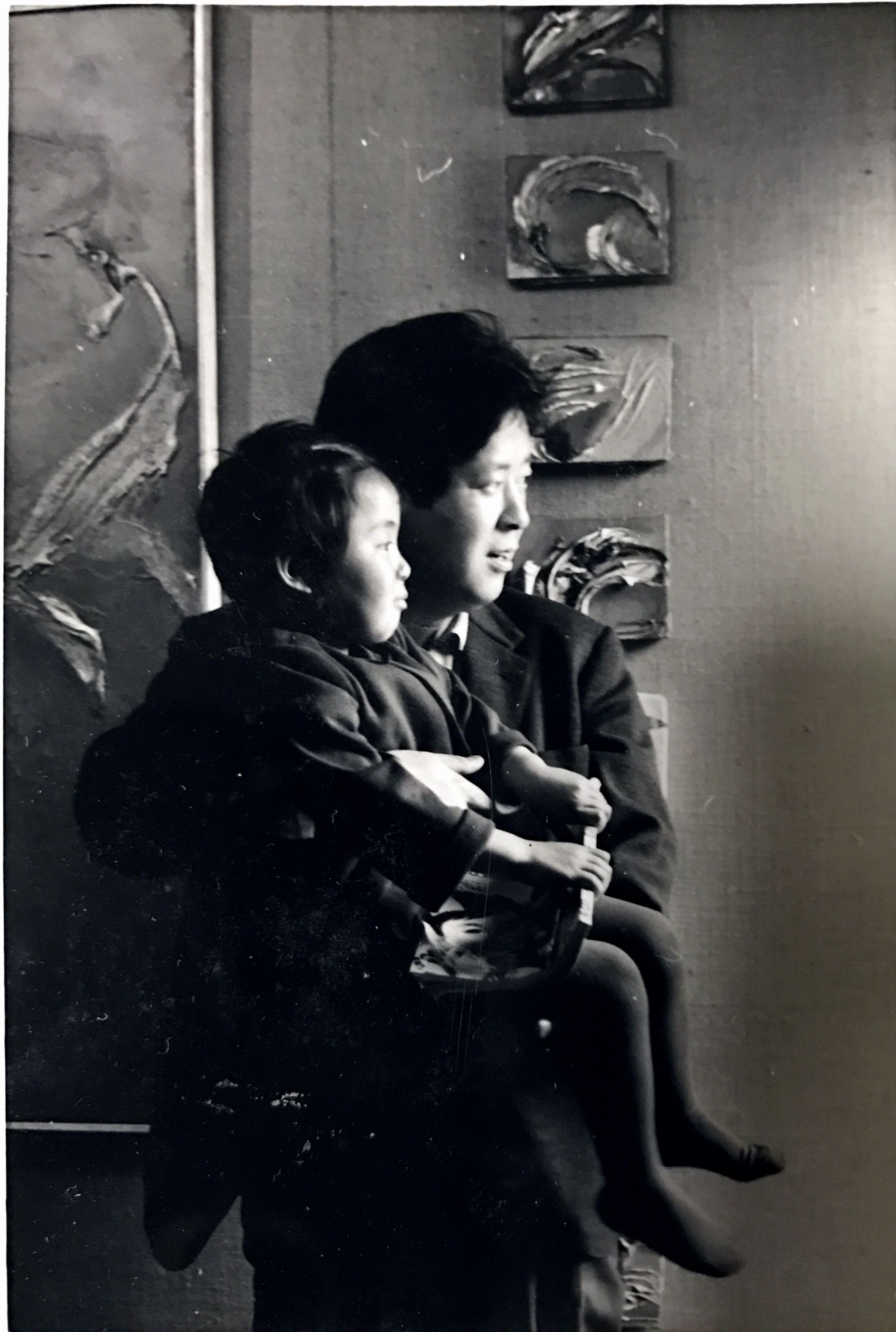 Katsumi Nakai with daughter Mihoko Nakai at Mudo Gallery, Toyko; 1963 
