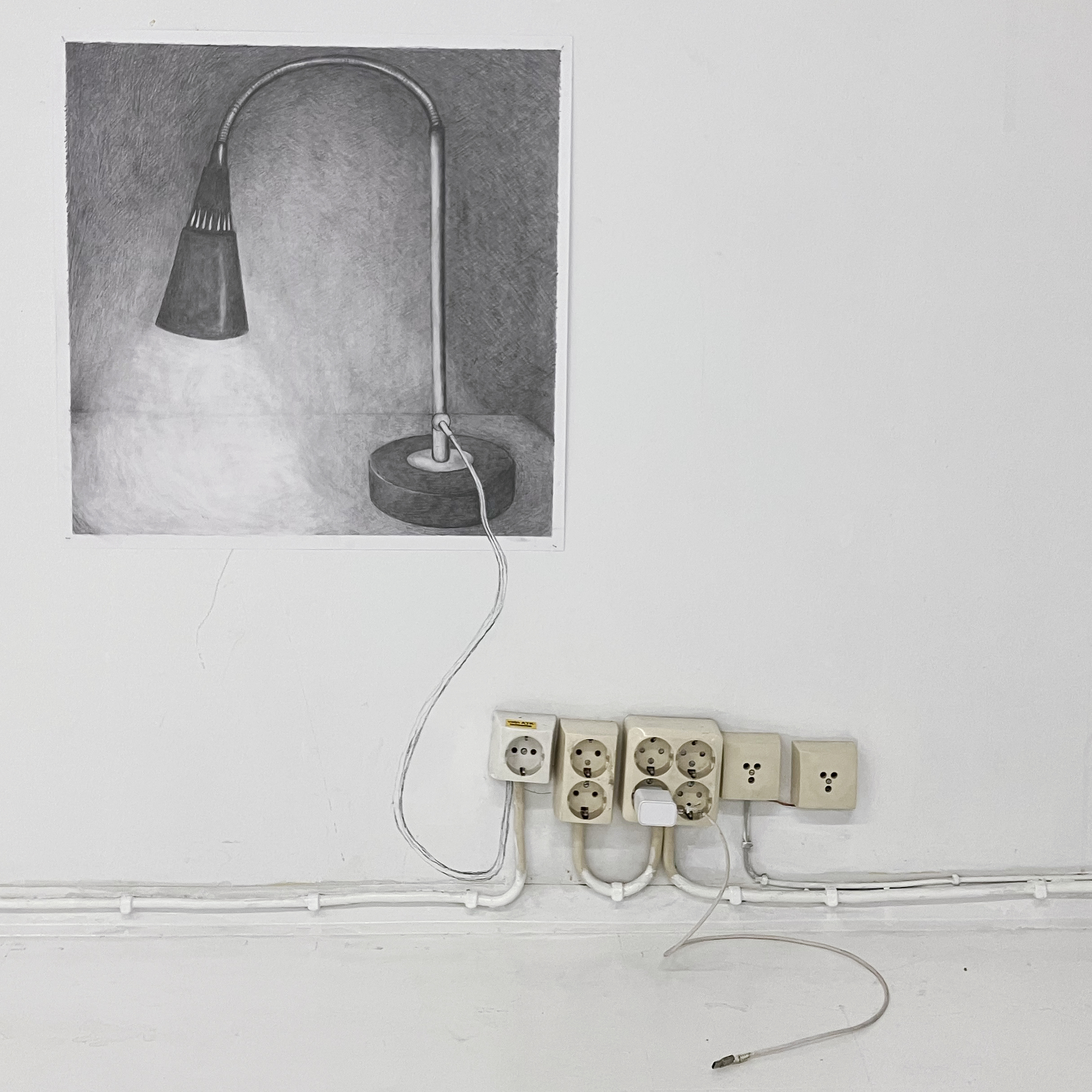 Installaatio yhdessä Anni Avelan ja Eero Yrjölän kanssa, Fluxunen, Helsinki 2023 	 	