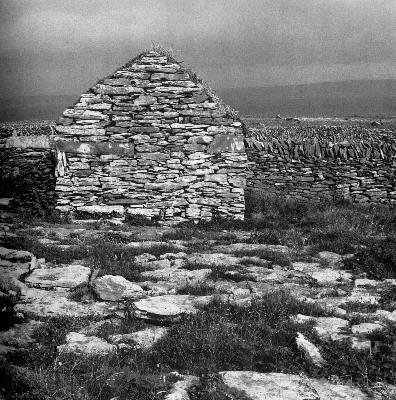 Werner Blaser, Der Fels ist mein Haus (The rock is my home), Switzerland, 1976 III
