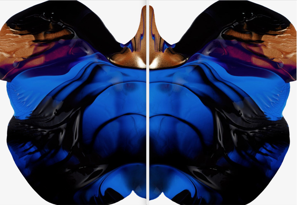 Texture Stylist Sara Wacksman creates a captivating blue and gold liquid texture