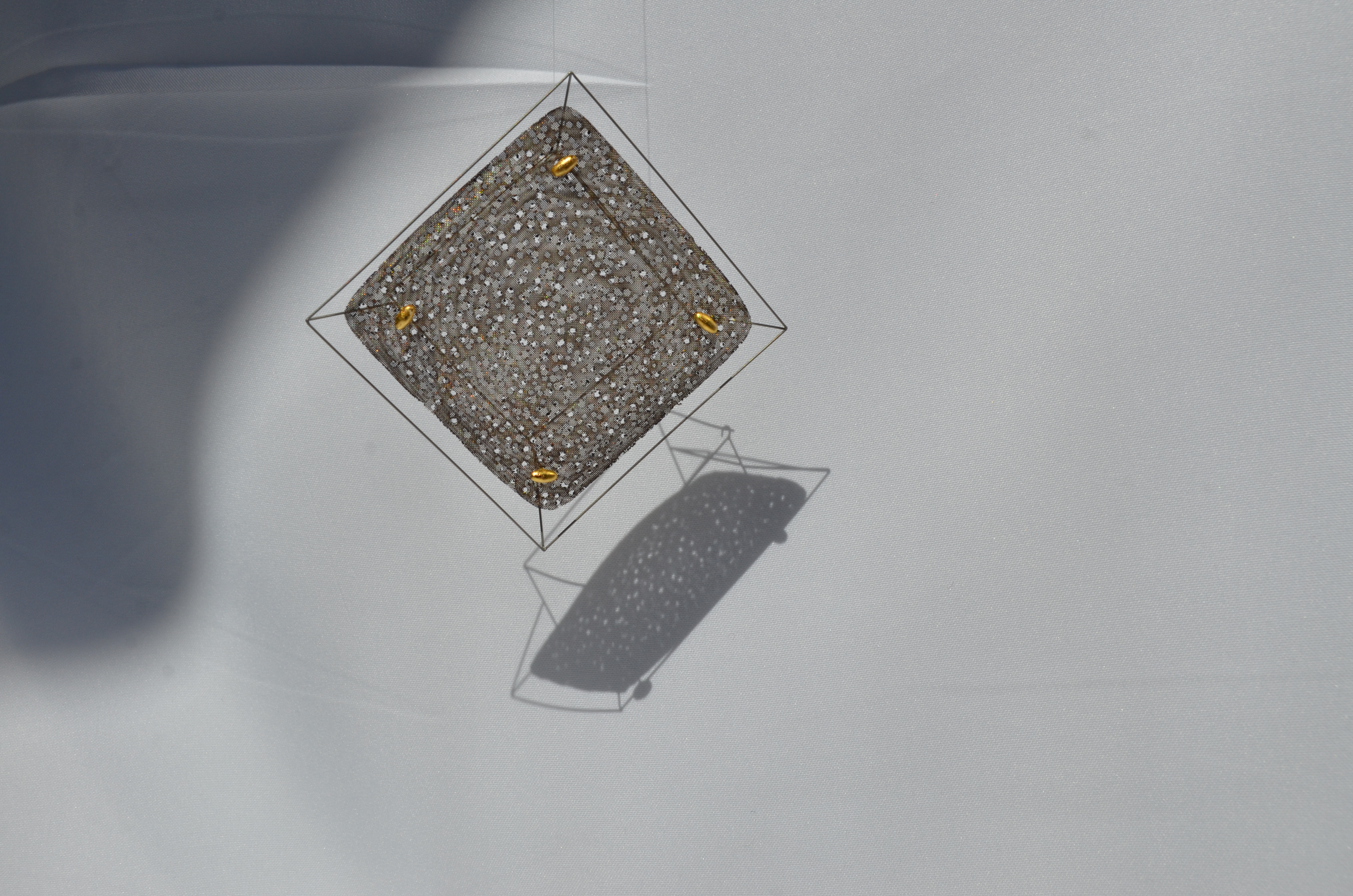 Mesh brooch, Steel and gold leaf, 2019