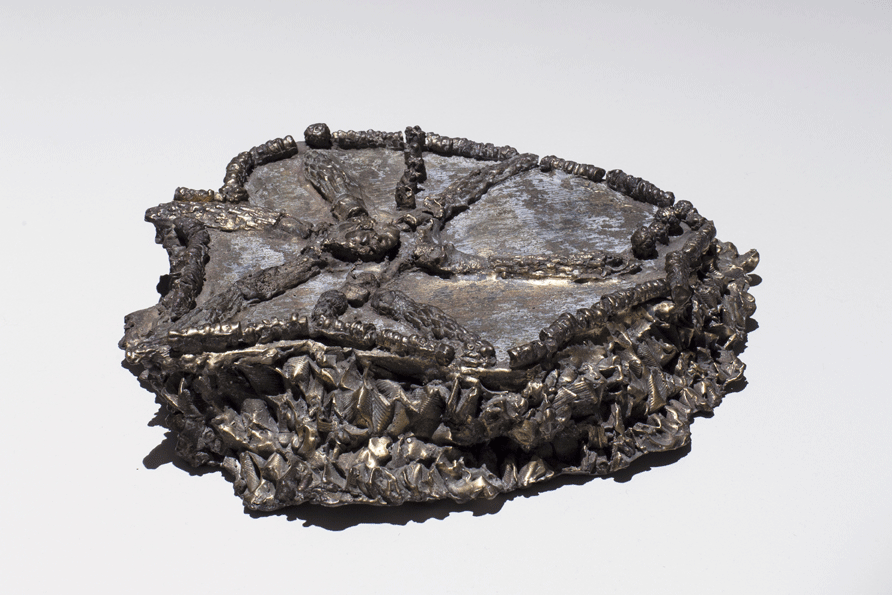 o.T. [Plateau], 2014/ Bronze-Guss/ 6 x 26 x 23 cm