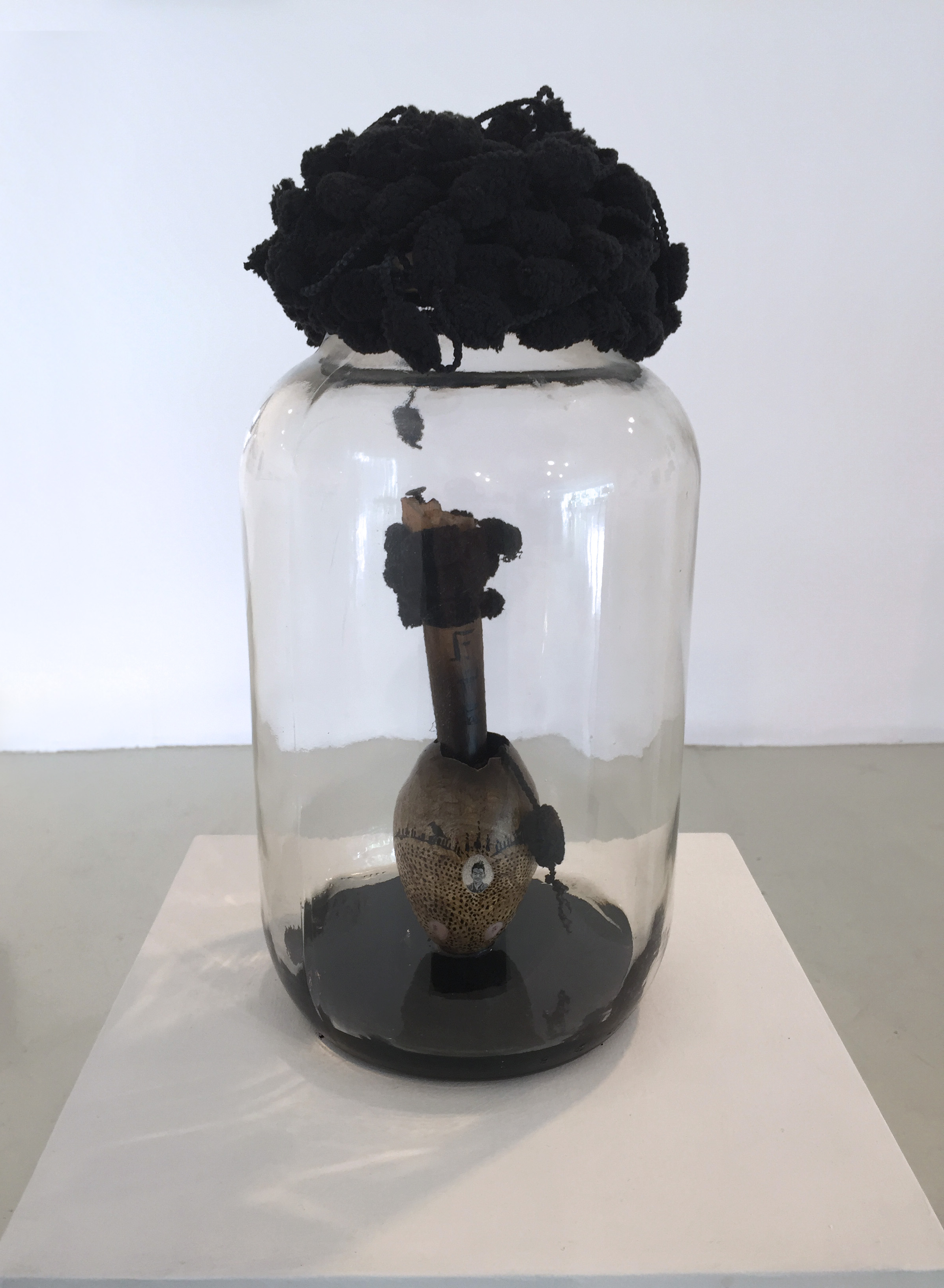  “relic3” (2014),wood, wool, painting on goose egg & liquid glass 