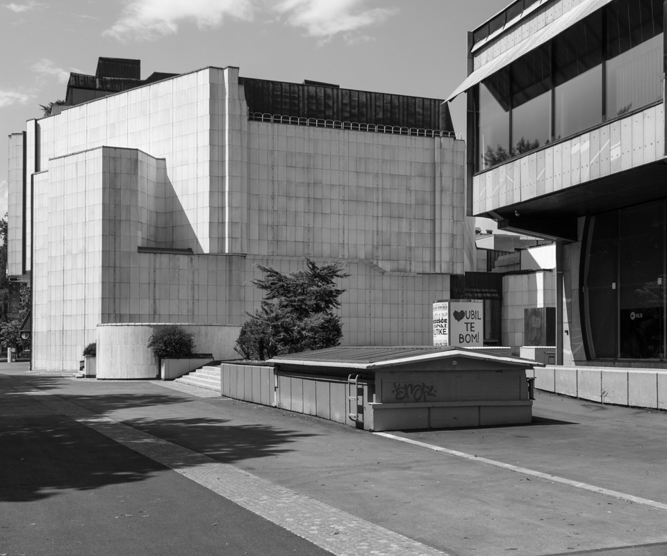 Cankarjev Dom; stavba Ljubljanske banke, Ljubljana / 1983, 1971, Edvard Ravnikar