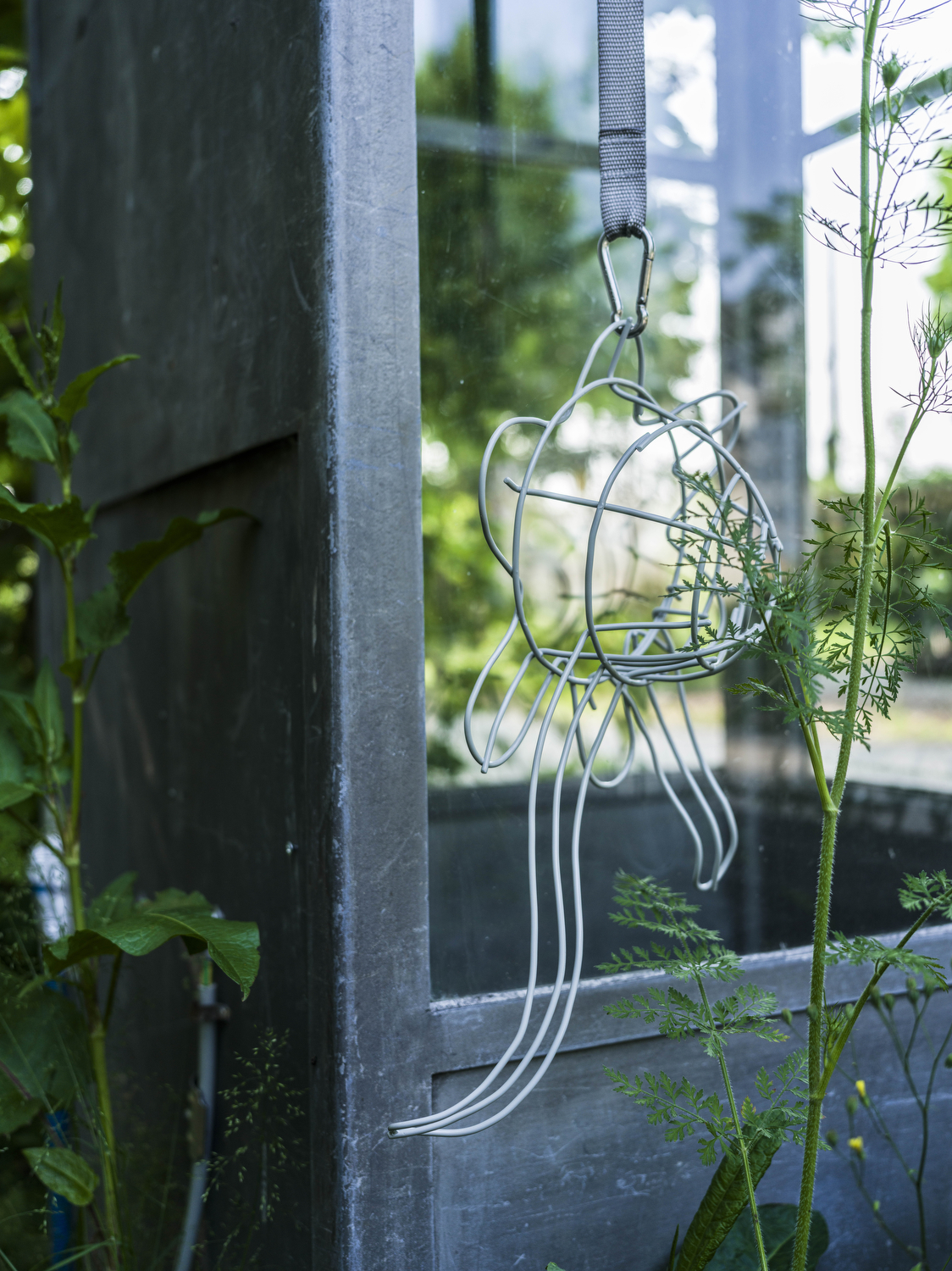 Skulptur, Draht Holz und Textil