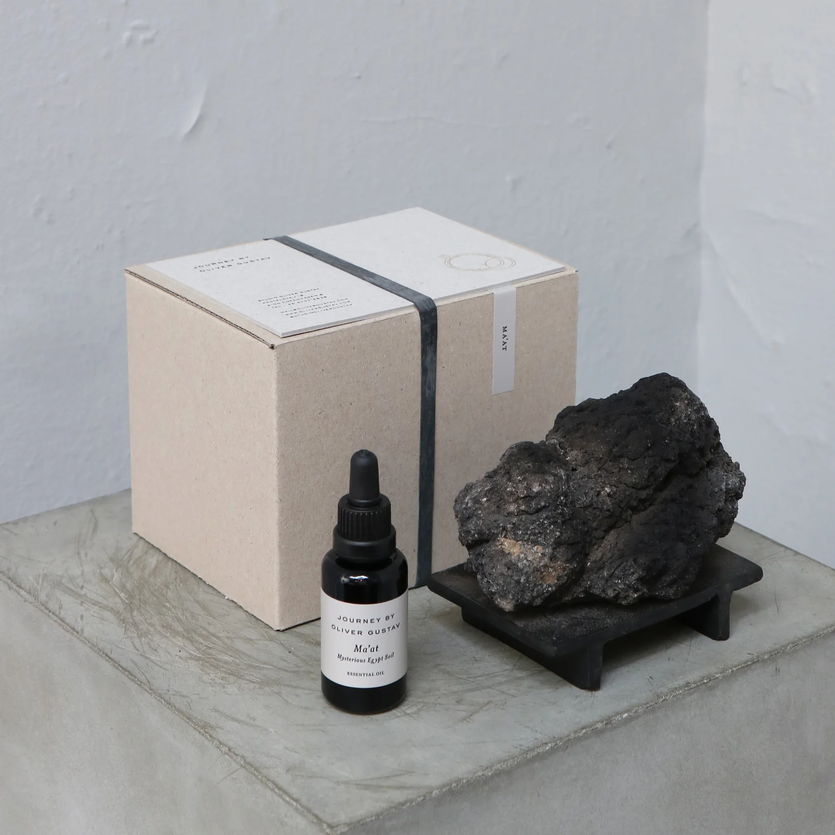 "MA'AT" POTPOURRI ON IRON STAND — Atelier.Senseware