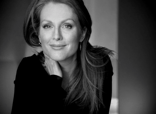 Revlon l Unforgettable l Julianne Moore