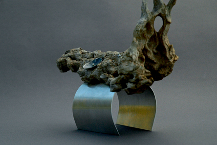 Classification-WeaponOrAdornment007  