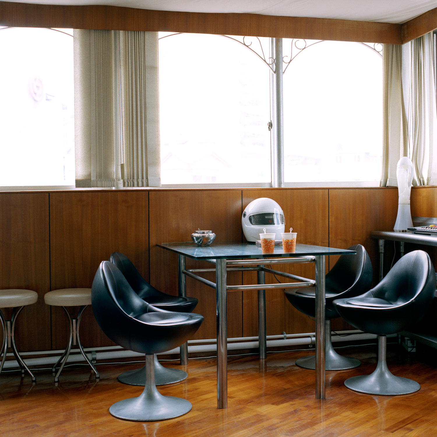 HONG KONG APARTMENT • ELLE DECORATION