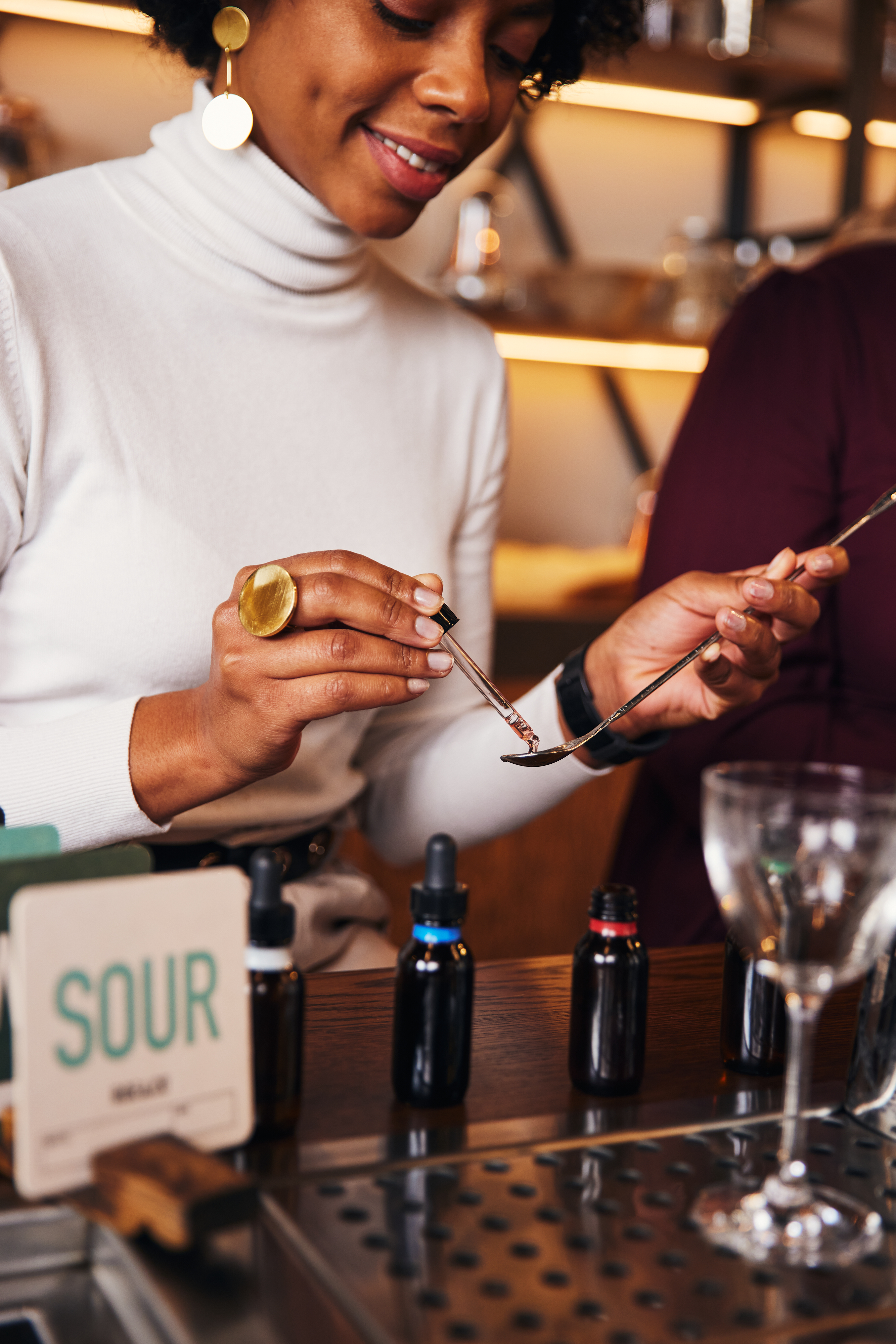 Lifestyle photography of the Roe & Co whiskey tasting and cocktail making experience in Dublin, Ireland. Captured by renowned lifestyle and advertising photographer Alex Sheridan, this photography showcases the sophistication and elegance of this exclusive experience. From the beautiful surroundings to the delicious cocktails, this photoshoot is a visual delight.