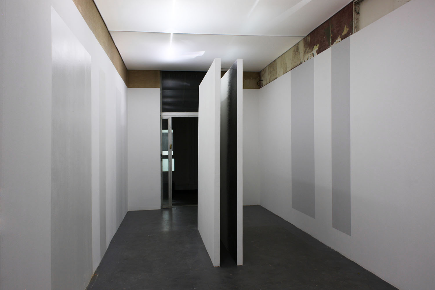 Interstice III, 2017graphite, bois, 250x200x35cm