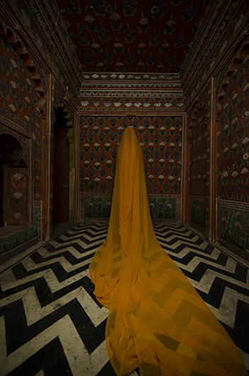 Garment of Flowers and She (I), 60.5 × 40cm. 2013