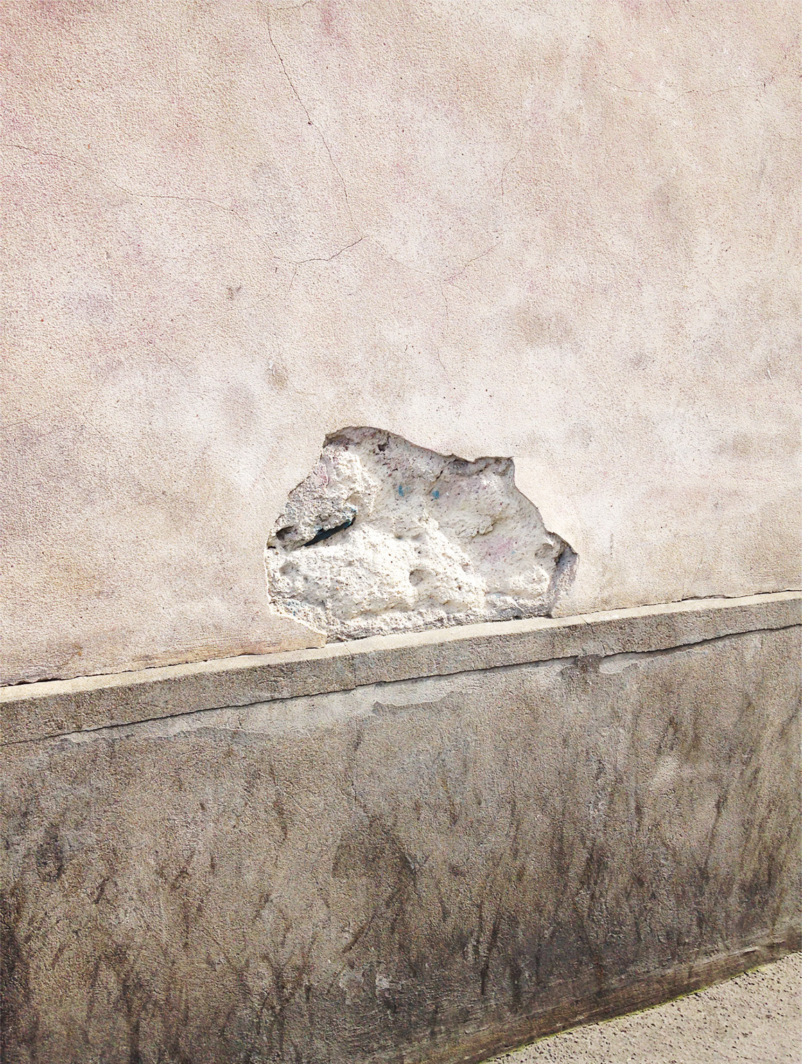 un peu de béton, de pierres et d'histoire [édition]