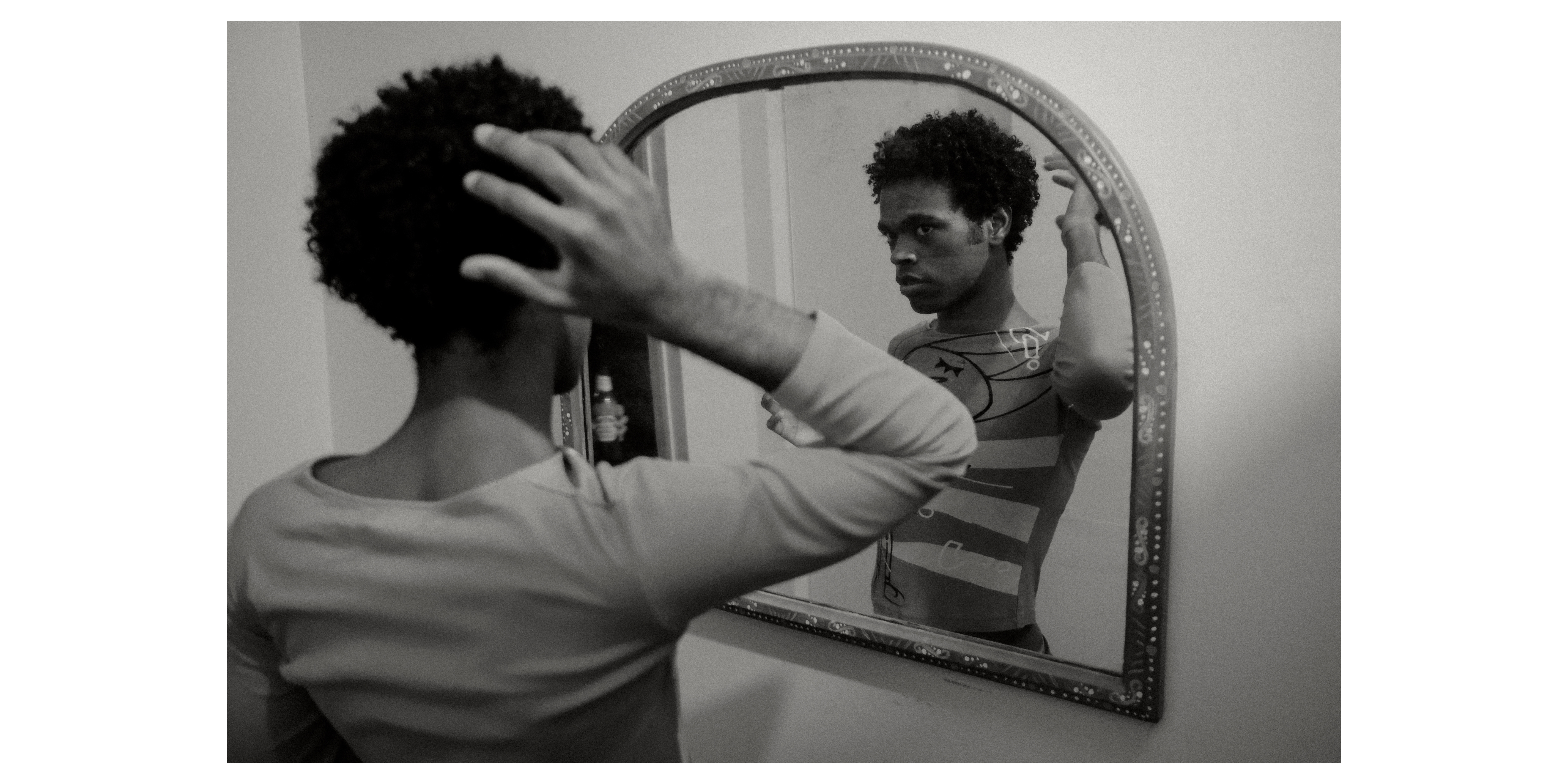 Tamir in the mirror, The Center, 2023