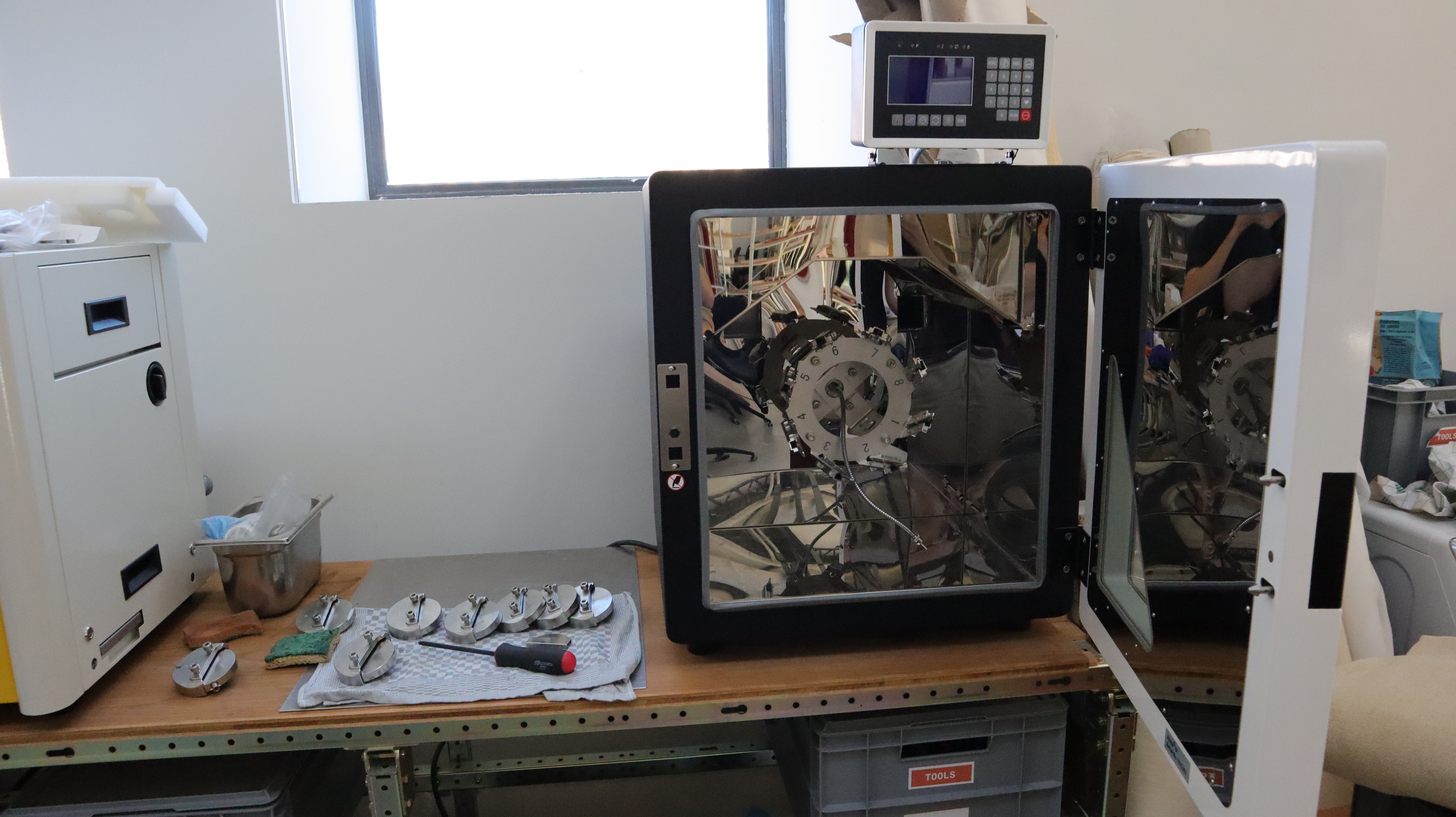 Dying machine  to ensure all samples are under the same test conditions