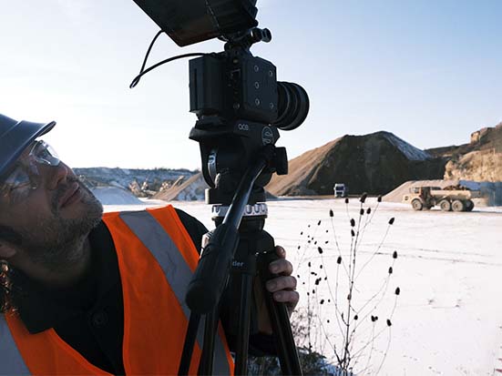 03.2024 Visite et prises de vue à la carrière calcaire Vicat en Moselle, où l'argile issu du nettoyage du calcaire est décanté dans des bassins pour être utilisé séparément. 