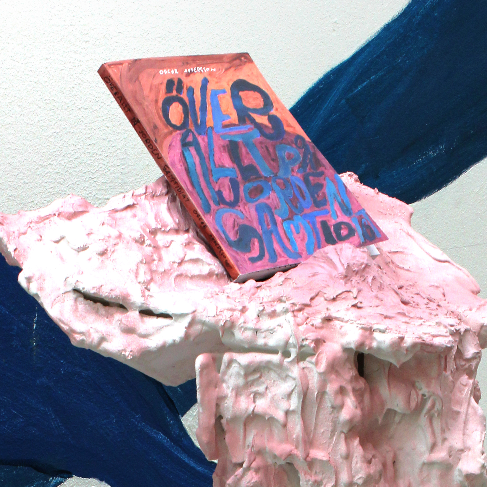 ÖVERALLT PÅ JORDEN SAMTIDIGT