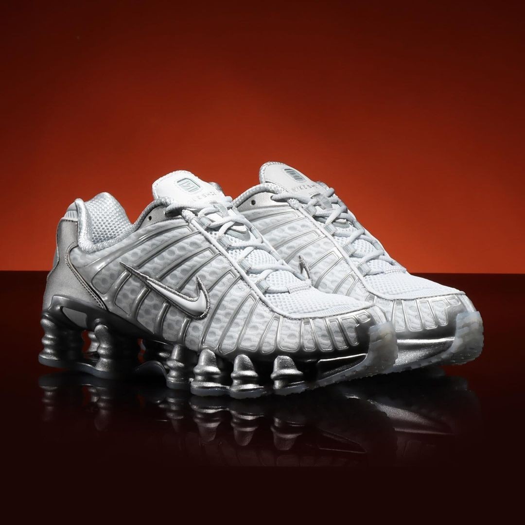 23 DIC — NIKE SHOX: LAS AMORTIGUADORAS DEL SWOOSH SIGUEN CAMBIANDO LAS REGLAS DEL JUEGO