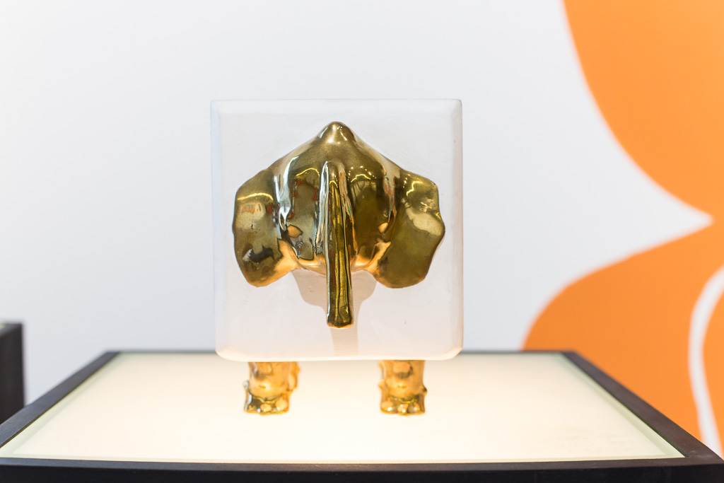 ELEFANTE, ESCULTURA EM MADEIRA E LATÃO, 20X20X15CM, 2012