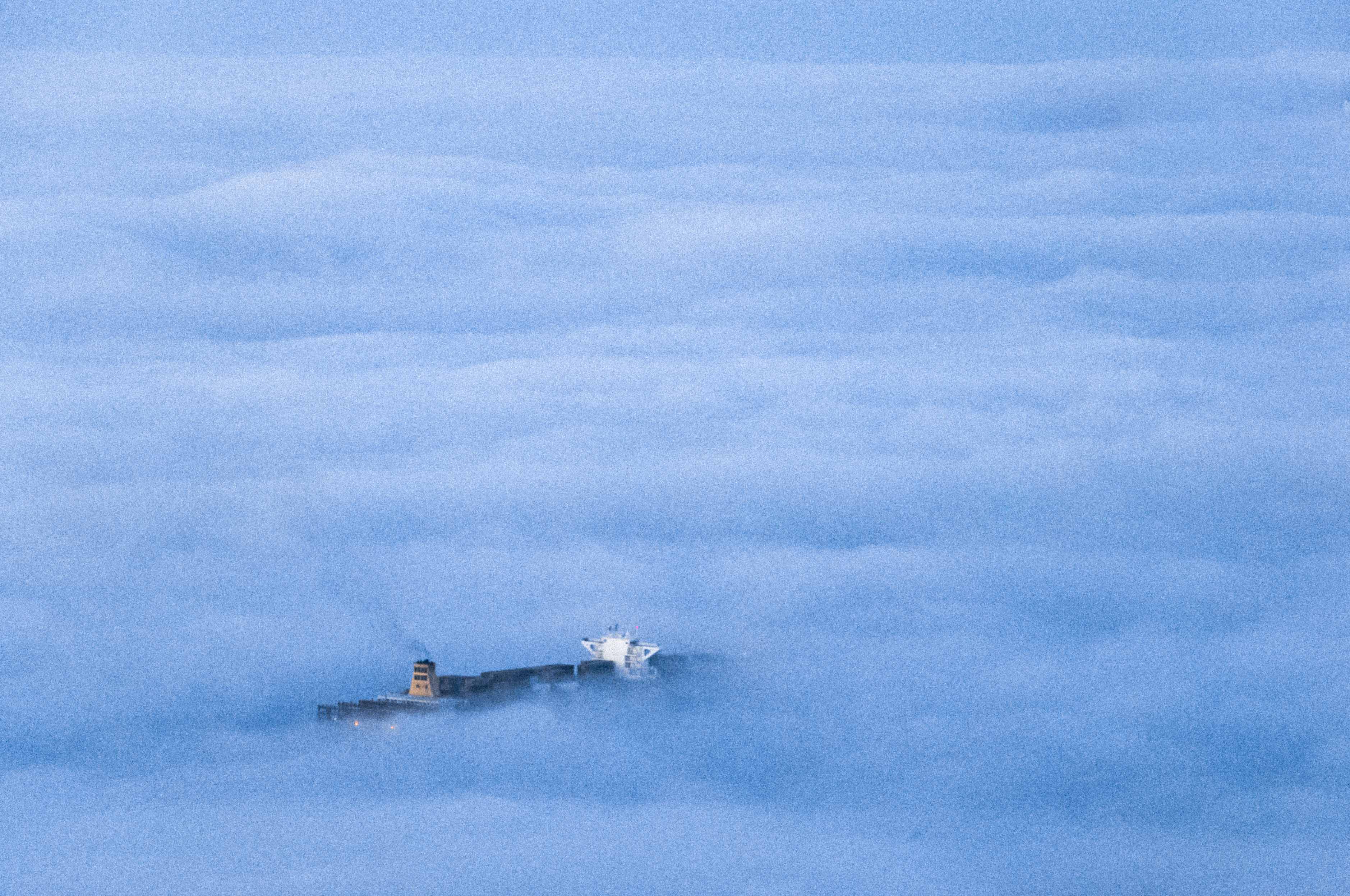 Barco mercante en la costa de Valparaíso, 2017