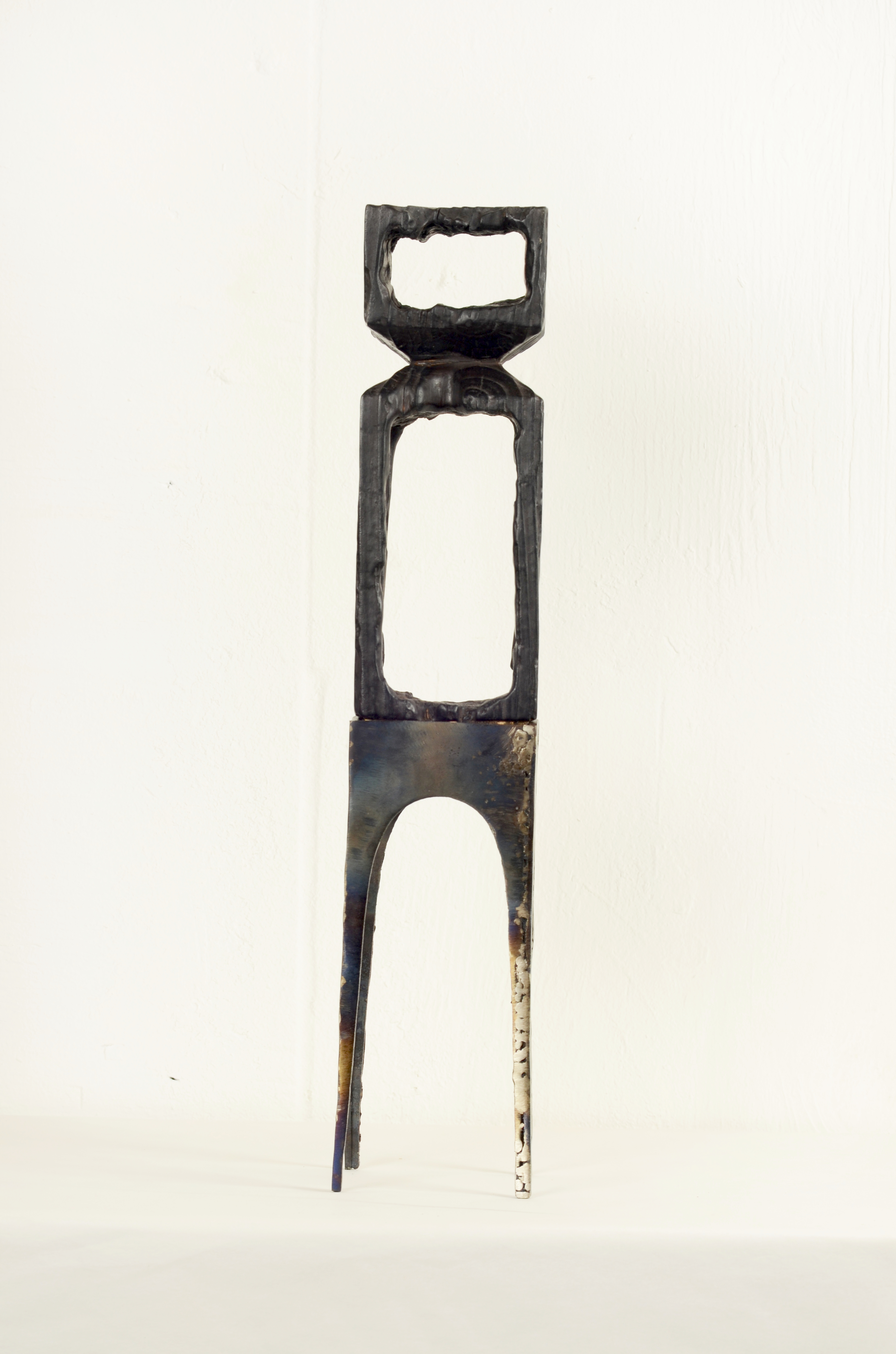 Phōs, 2021. Wood, steel. 40cm Milo Kester