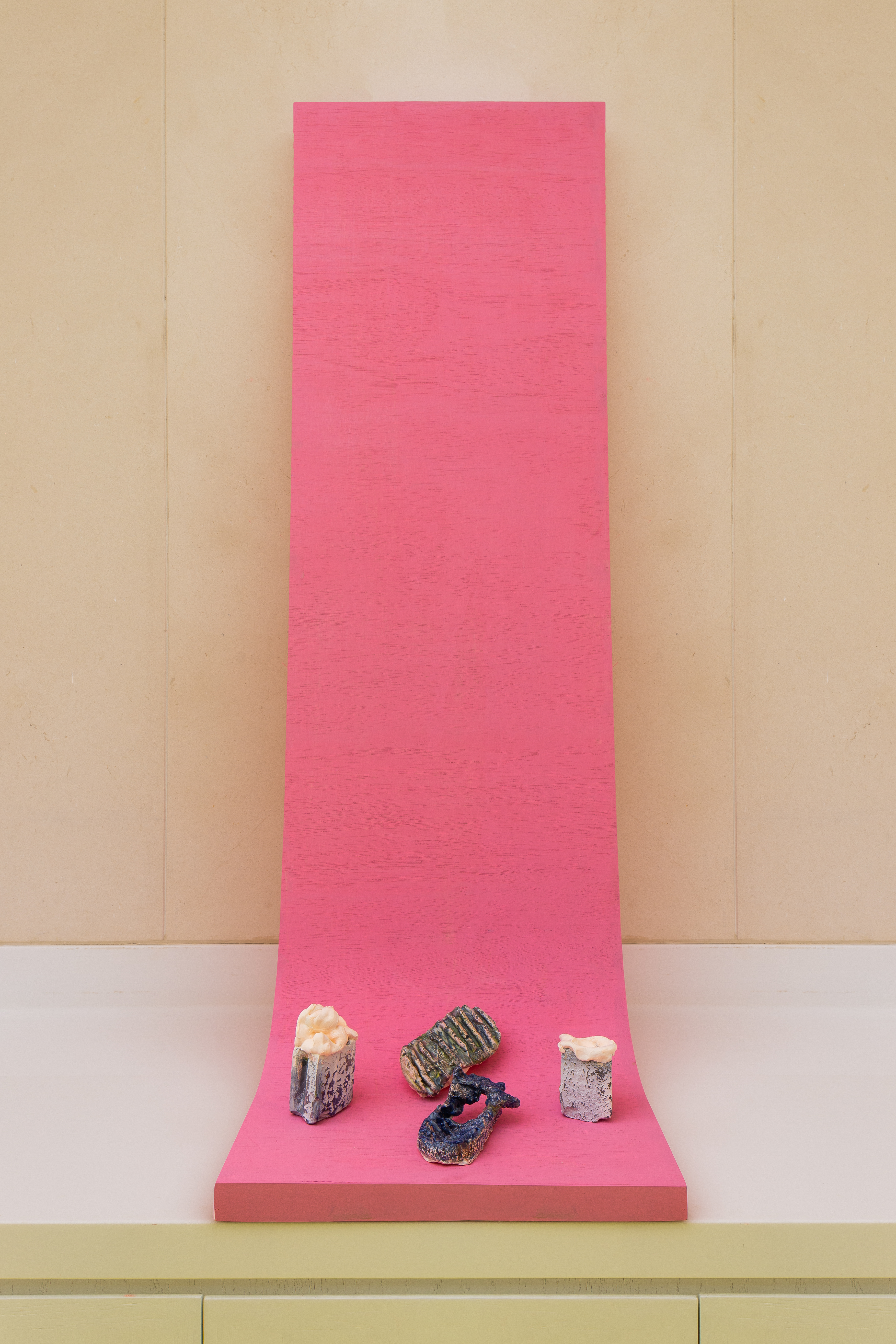 Domestic Lick 2, 140 cm x 48 cm x 56 cm