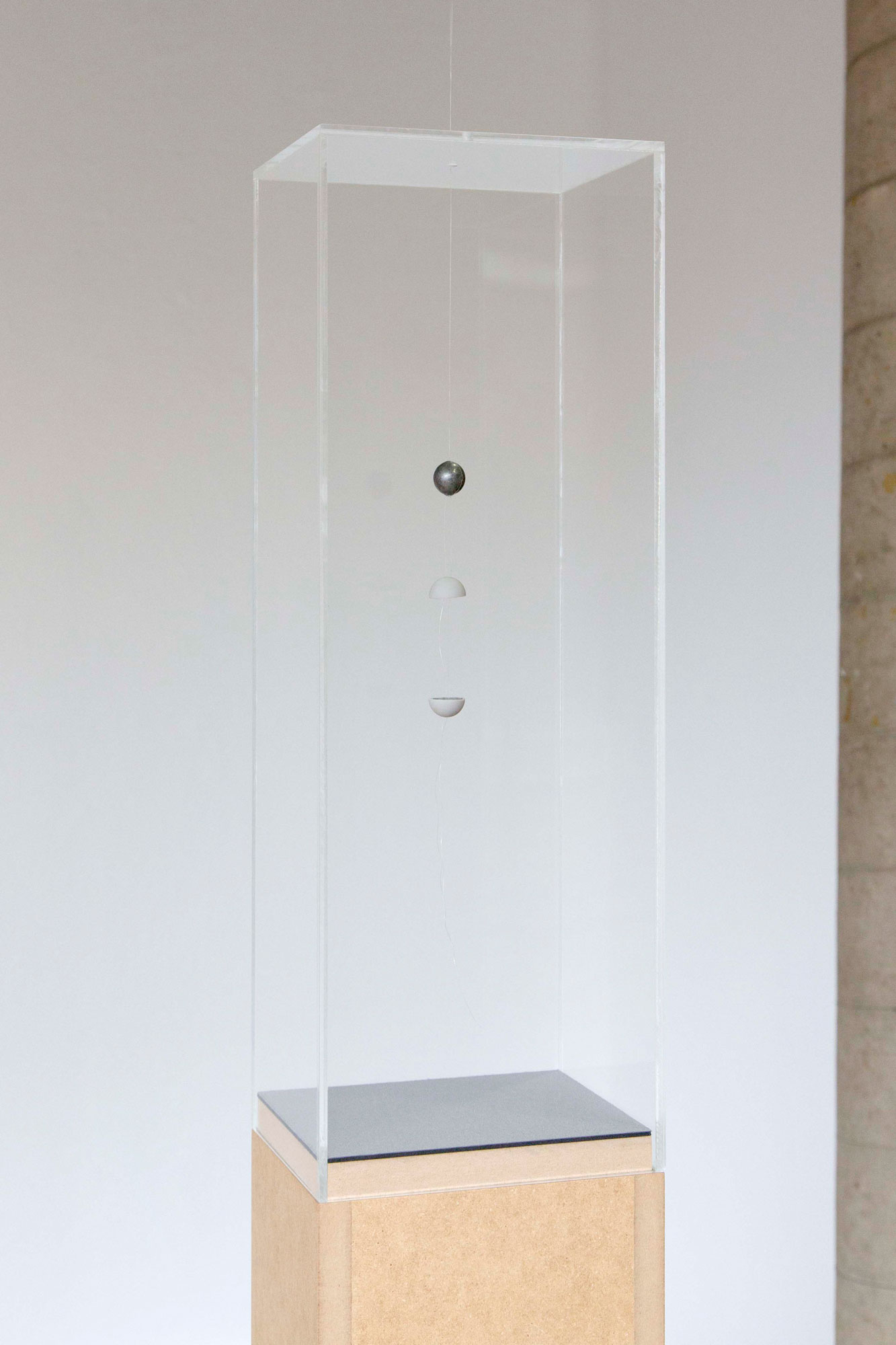 Pendulum (Mouse Ball, Horse Tail) #1, 2017 Steel, rubber, and horse tail hair47 x 2 x 2 cm. Photo: Gustavo Murillo