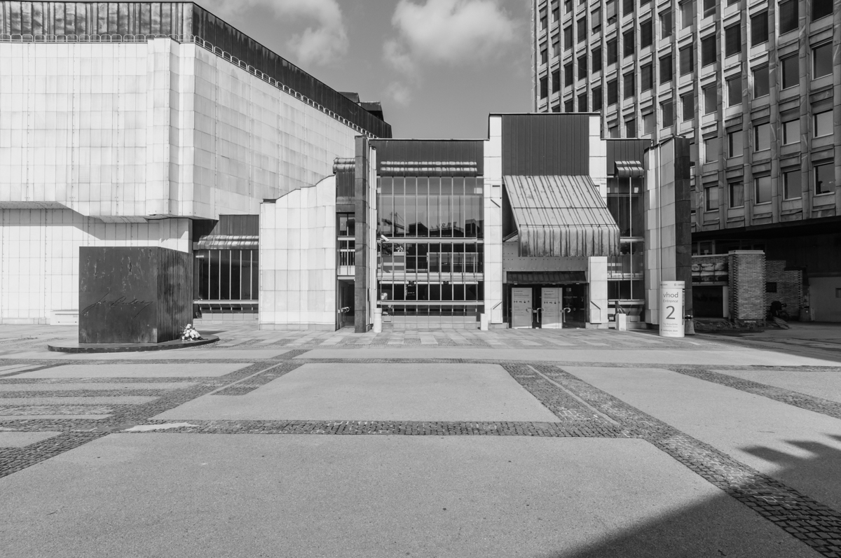 Cankarjev dom in poslovna stavba TR3, Ljubljana / 1983, 1976, Edvard Ravnikar