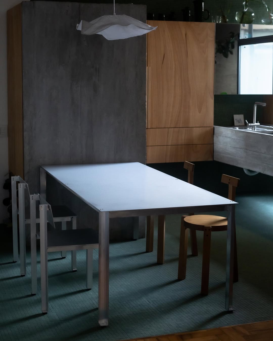 Mesa CANTO, 2020.  CLUBE (designer: Luiz Solano)