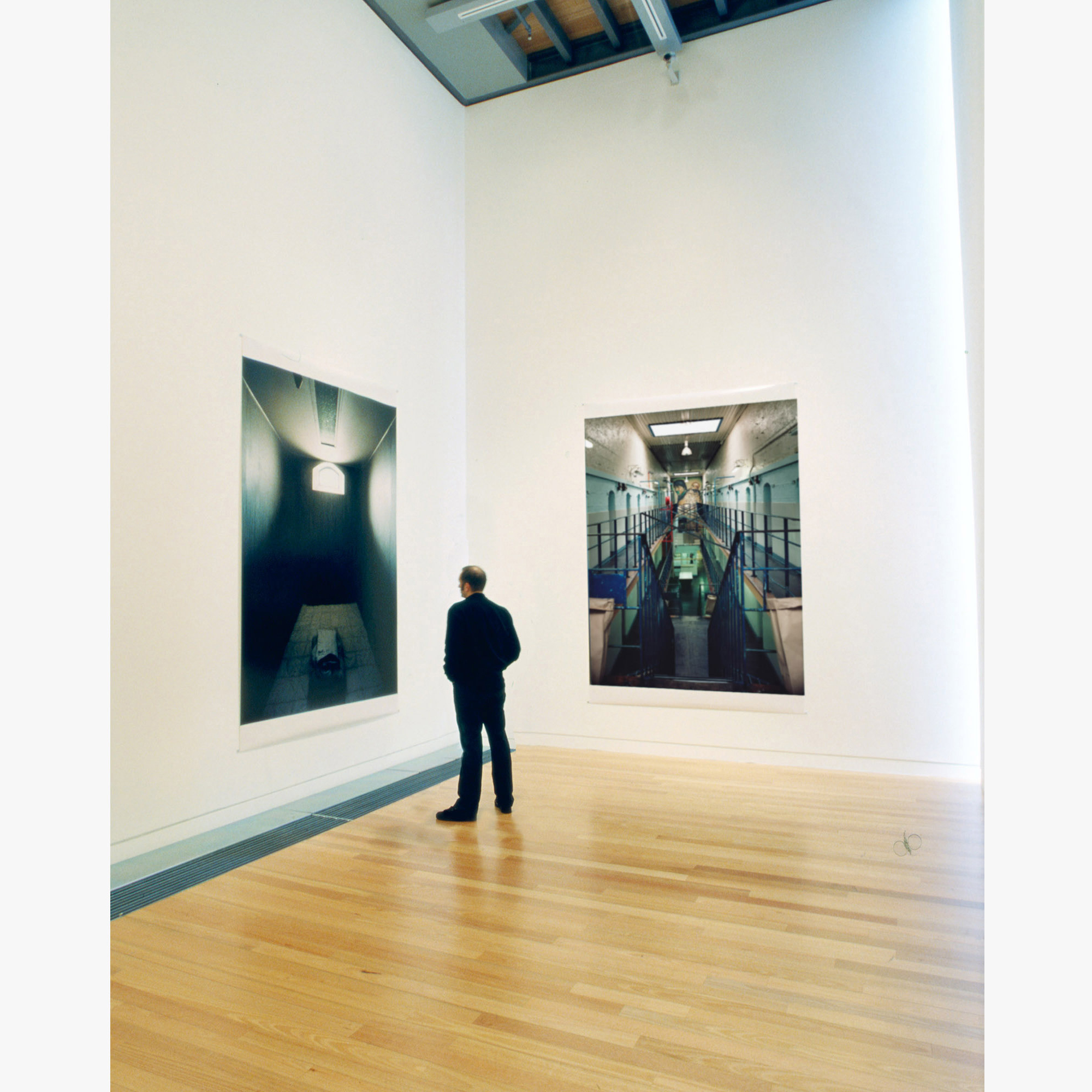 3/3Parallel Worlds / Adam Art Gallery / Wellington (010427_001)