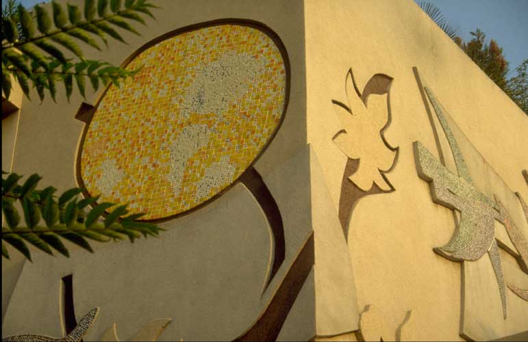 Détail du mur de la chapelle