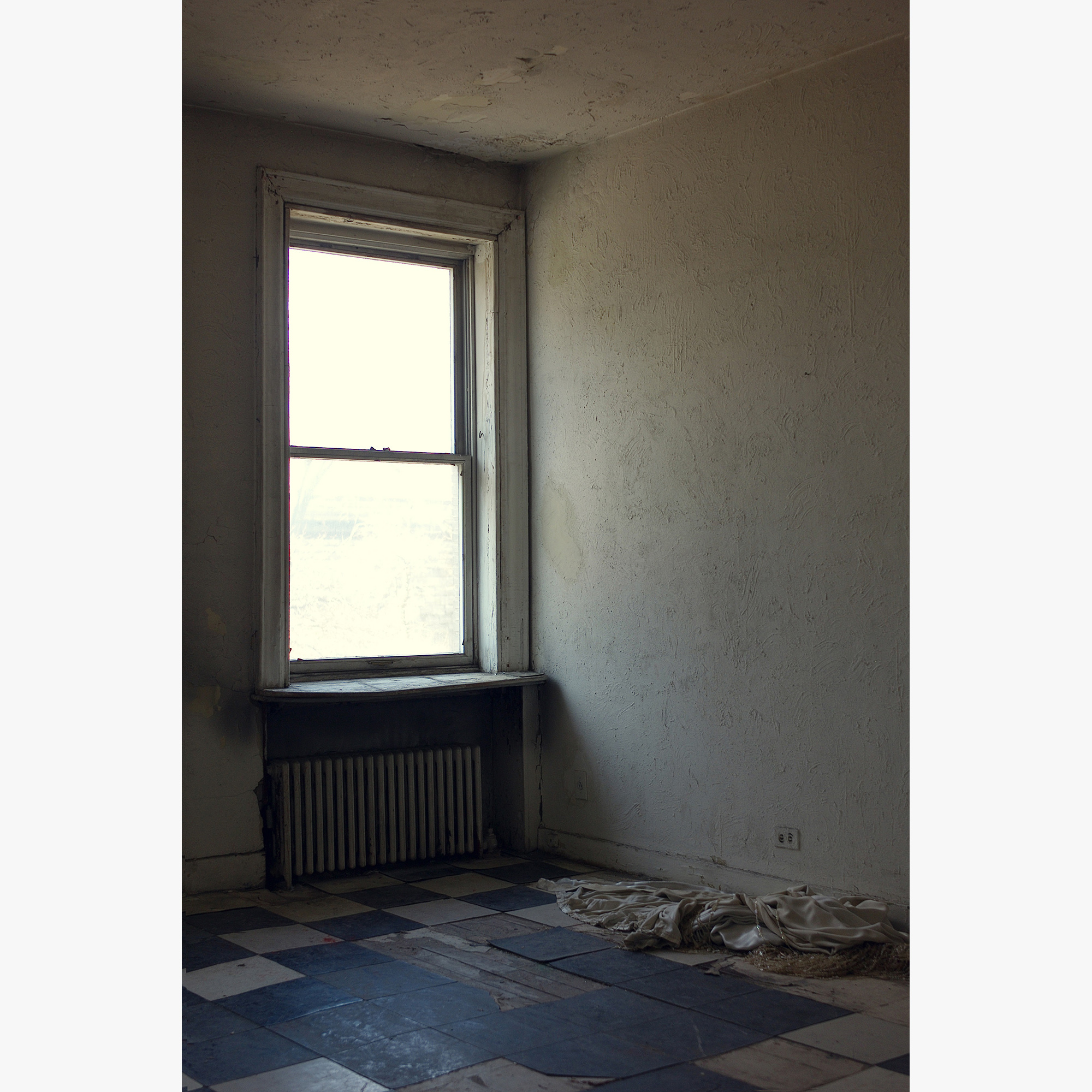 3/4Our new apartment, NYC, 2012 (L1003092)