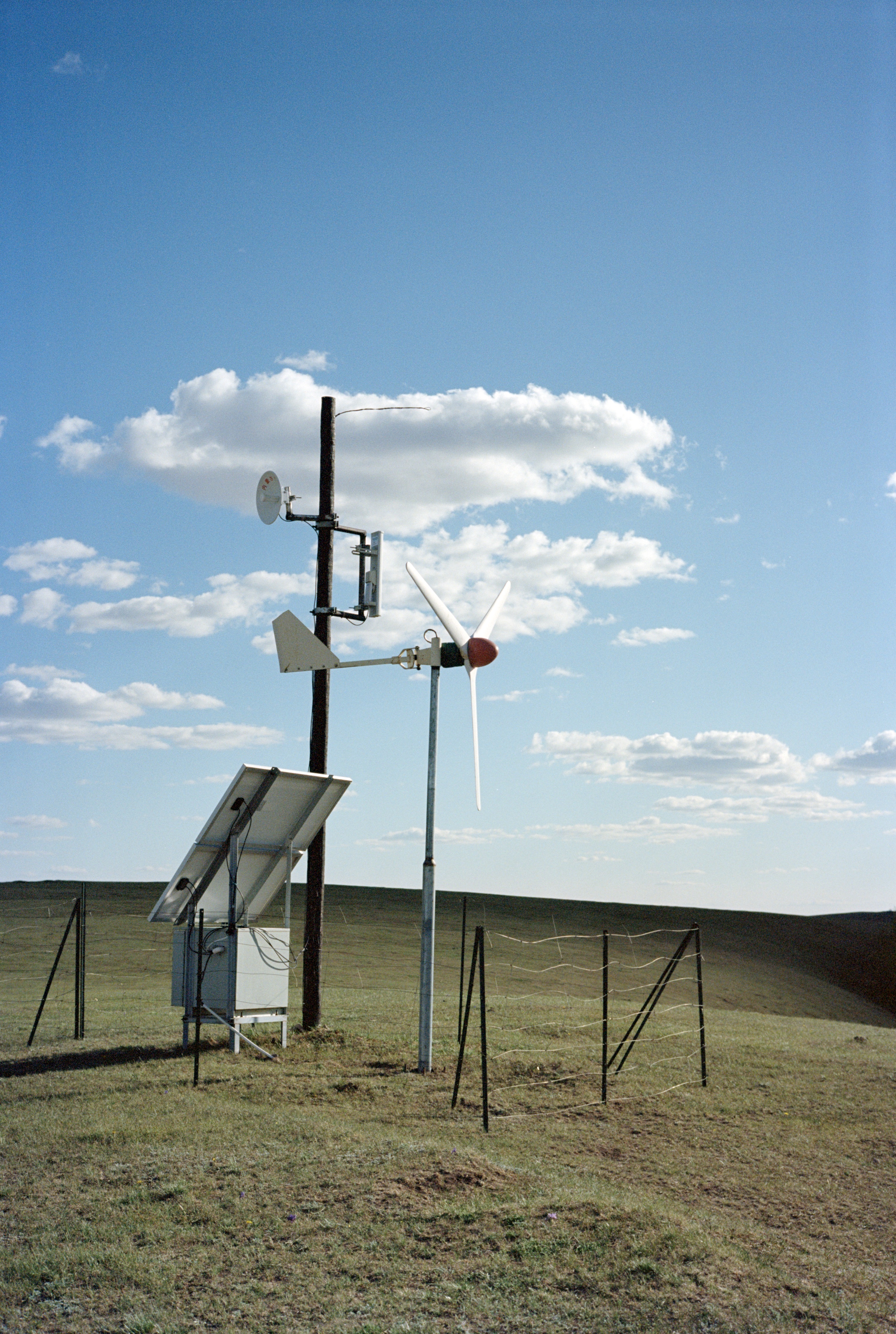 Green-powered, self-sufficient wind vanes. Erguna Wetland Scenic Area