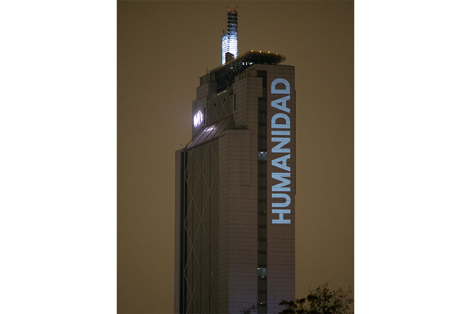 Delight LabSerie Trilogía Pandemia: Humanidad, 19 Mayo 2020Fotografía de la acción de arte130 x 110 cmFoto ©Gonzalo Donoso