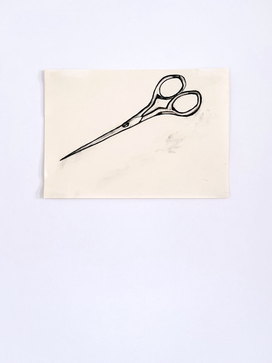 05 Scissors. —