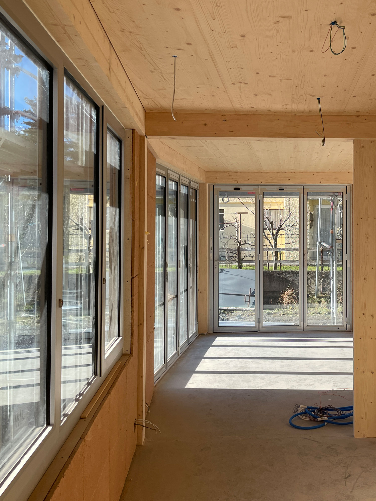 25.09.24 - Das Wohnhaus in Balzers ist aufgerichtet