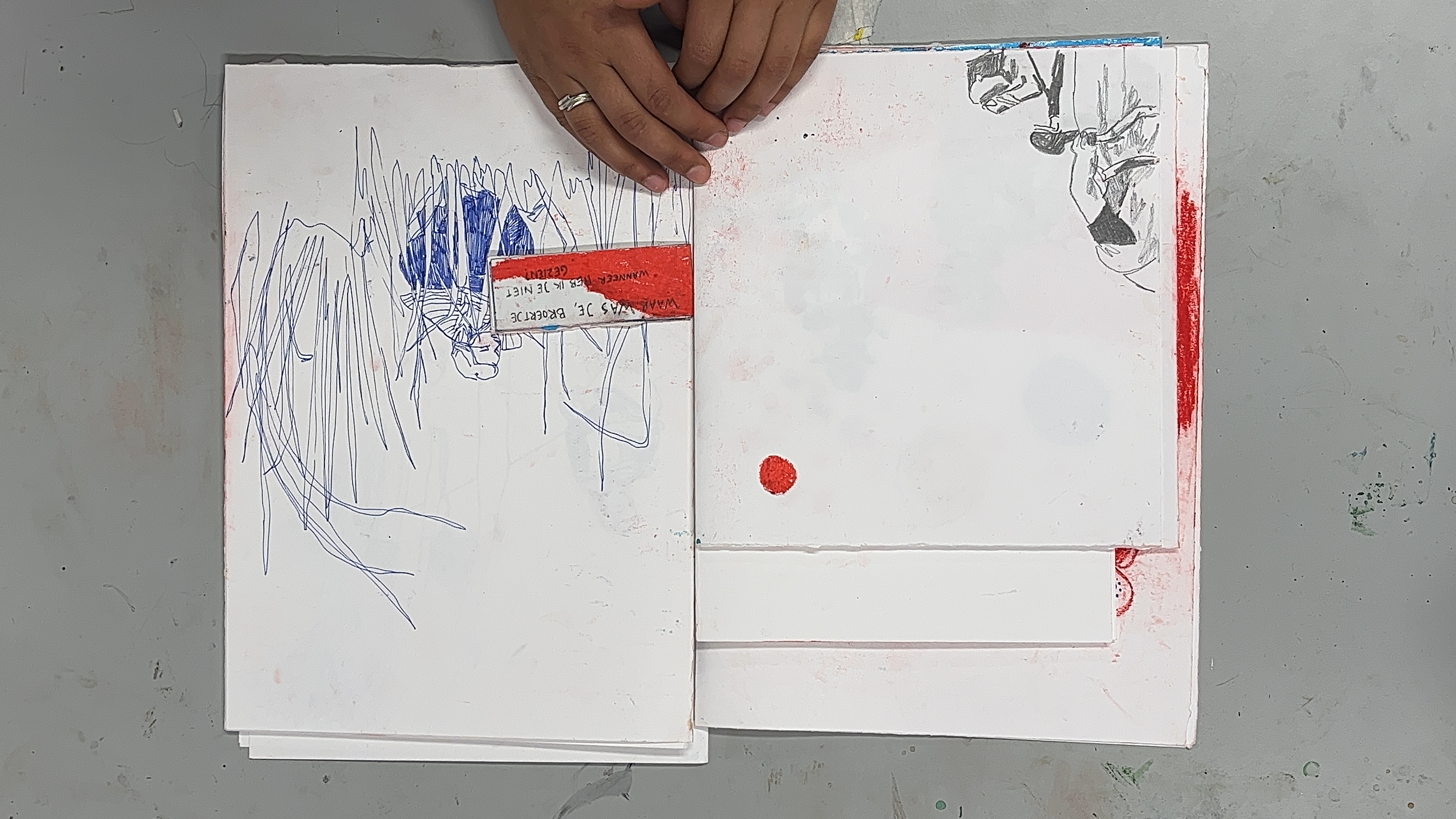 Ik deed een 24 uurs project waarin ik mijzelf de opdracht gaf elk uur een zine te maken. Dit is er één van. -herfst 2023