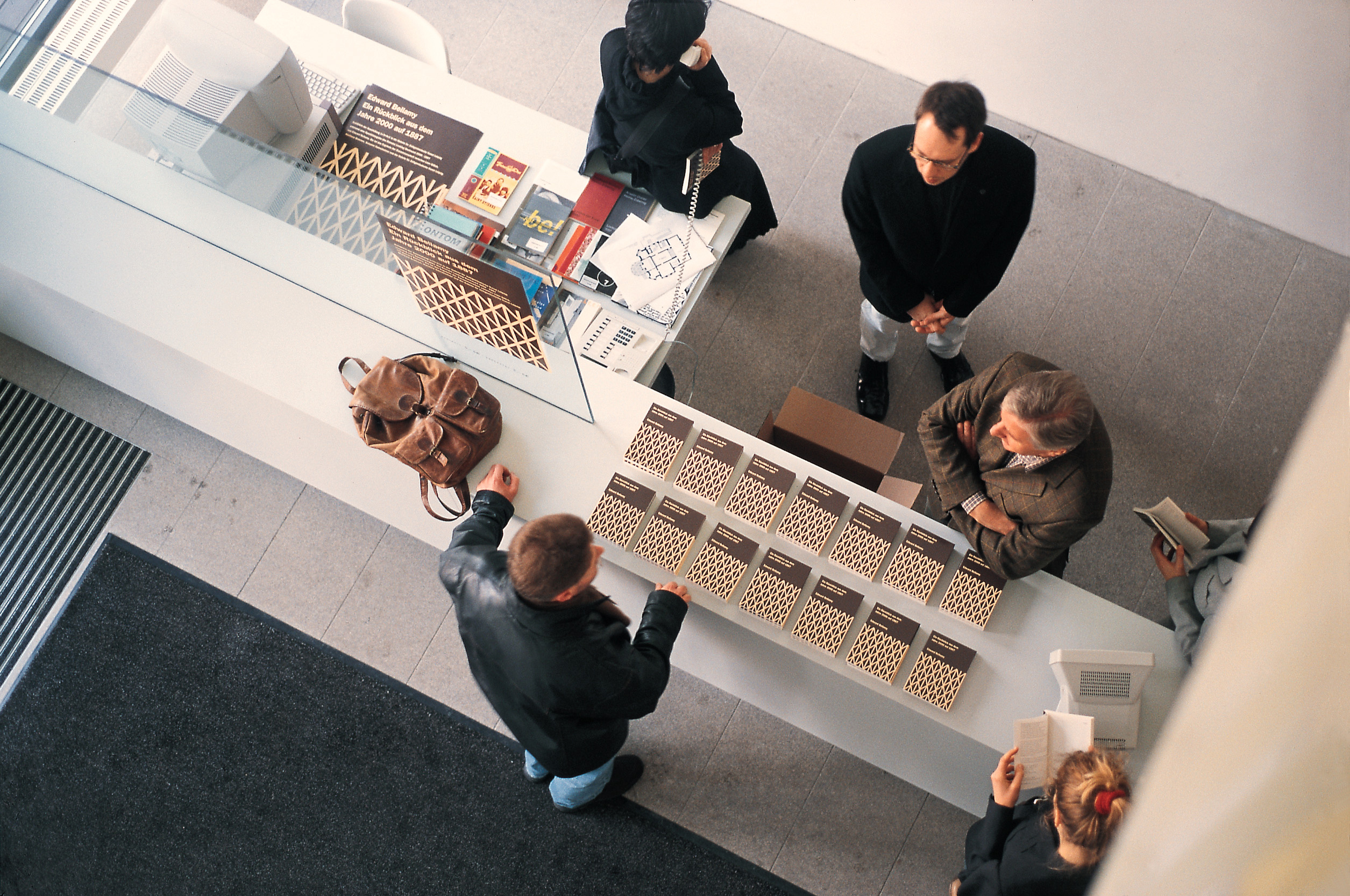 Liam Gillick and Matthew Brannon, Ein Rückblick aus dem Jahre 2000 - 1887, 1999