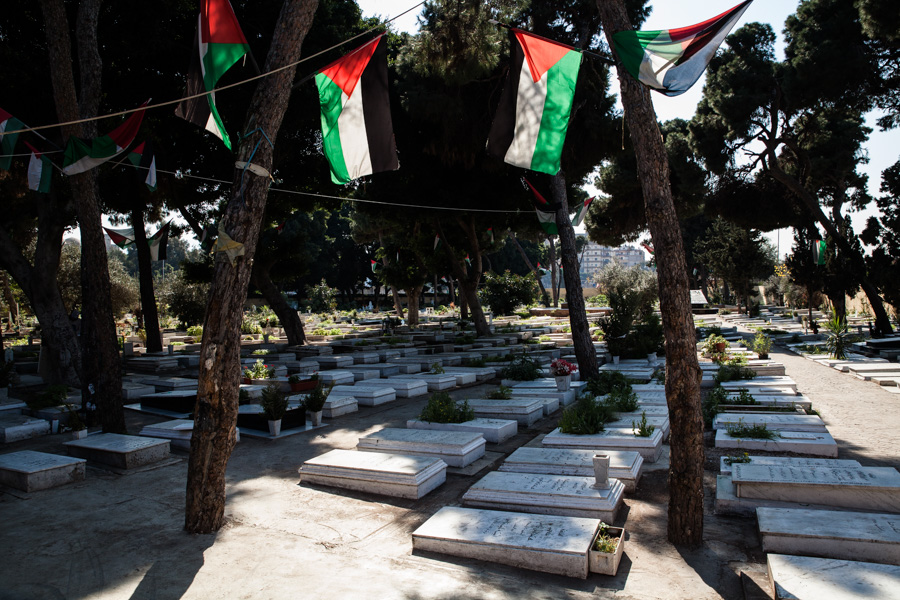 Beyrouth, Liban. Cimeti&egrave;re pour les martyrs palestiniens. S'y trouve notamment la tombe de Ghassan Kanafani, et une st&egrave;le comm&eacute;morant les victimes de Tall al Zaatar. 