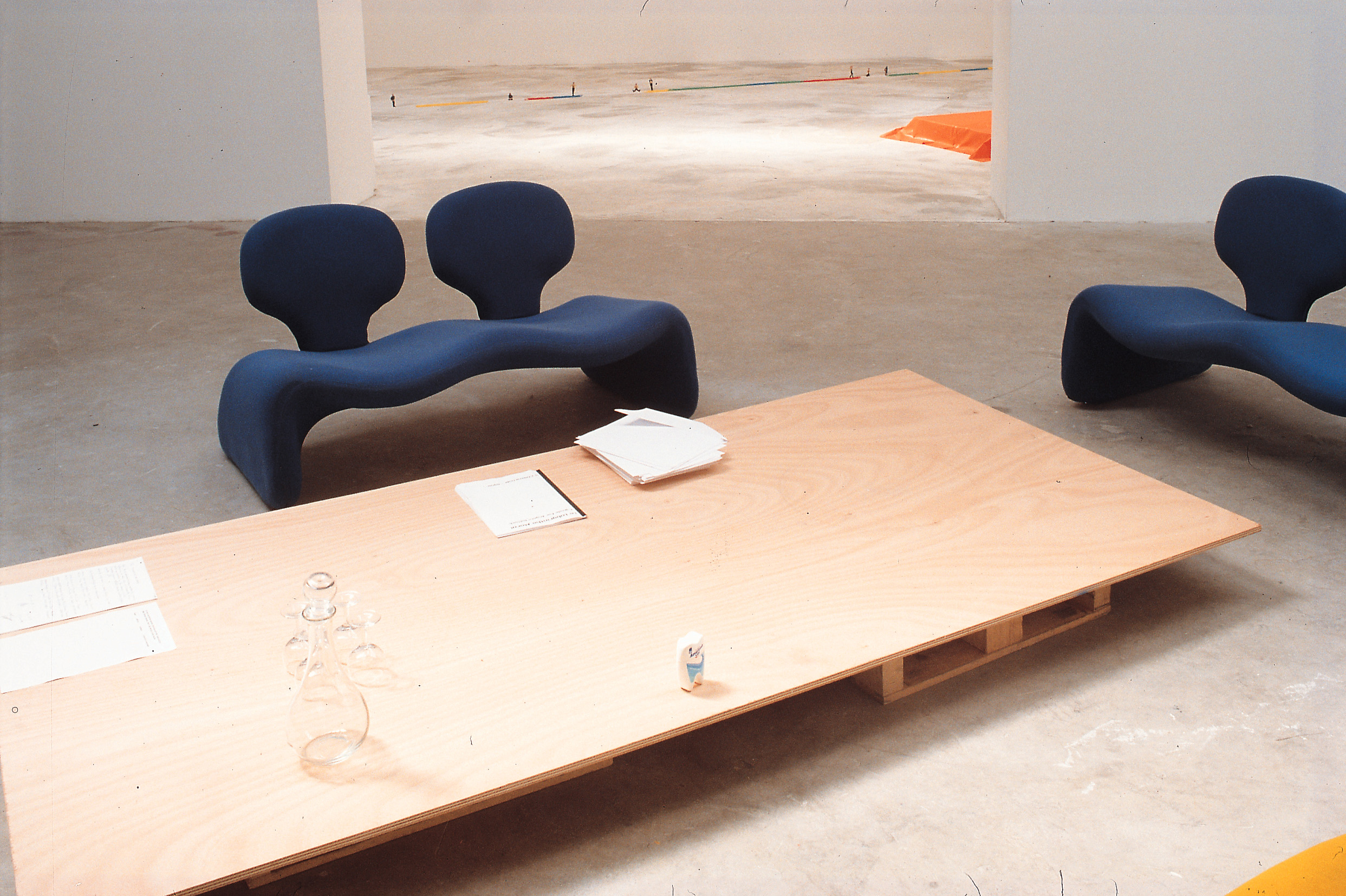 Liam Gillick and Philippe Parreno, Le Labyrinth Moral/The Moral Maze, 1995