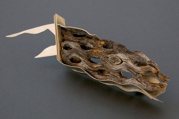 Classification-WeaponOrAdornment001