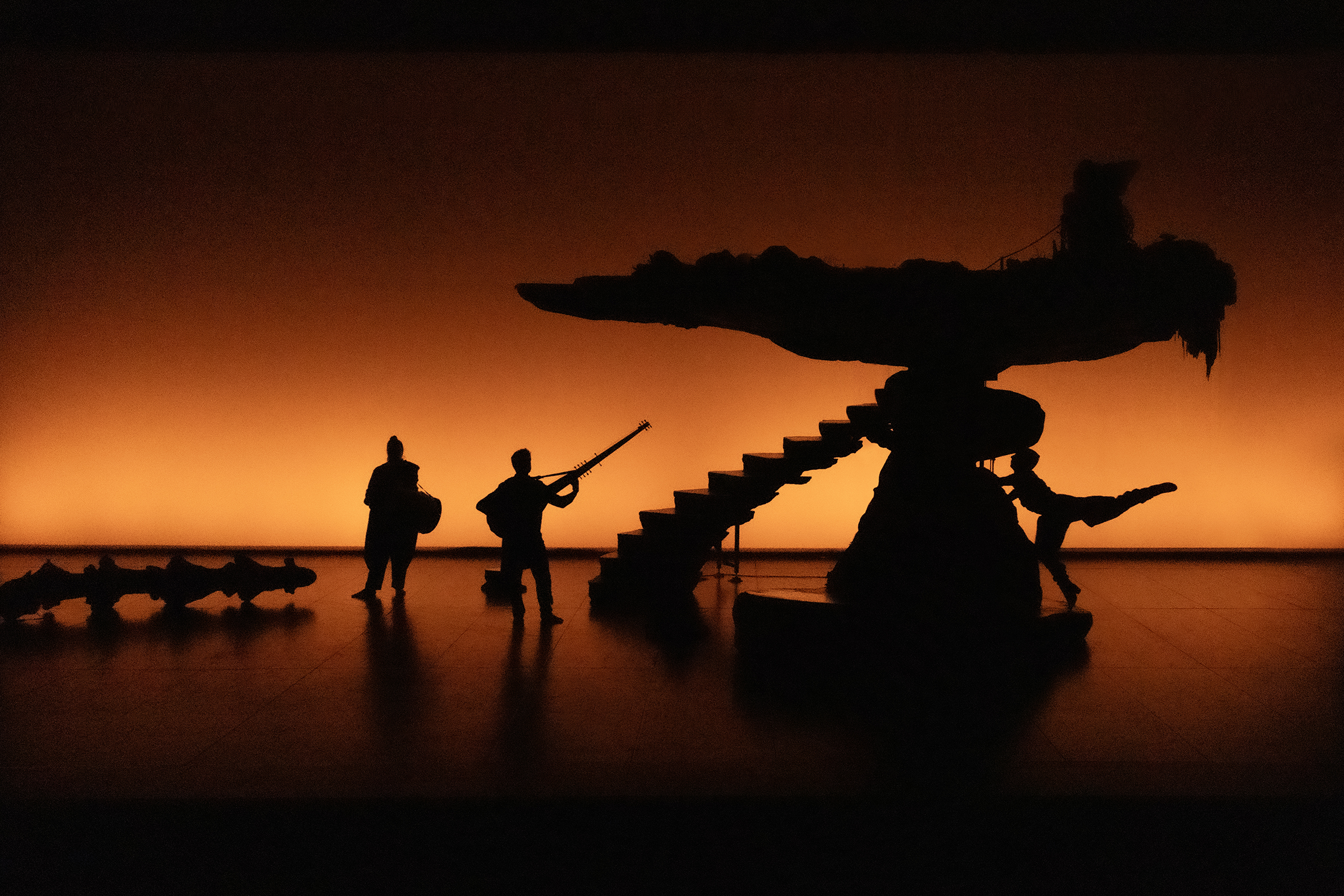 Último helecho / spectacle de Nina Laisné avec François Chaignaud et Nadia Larcher / 70 min. / 2025